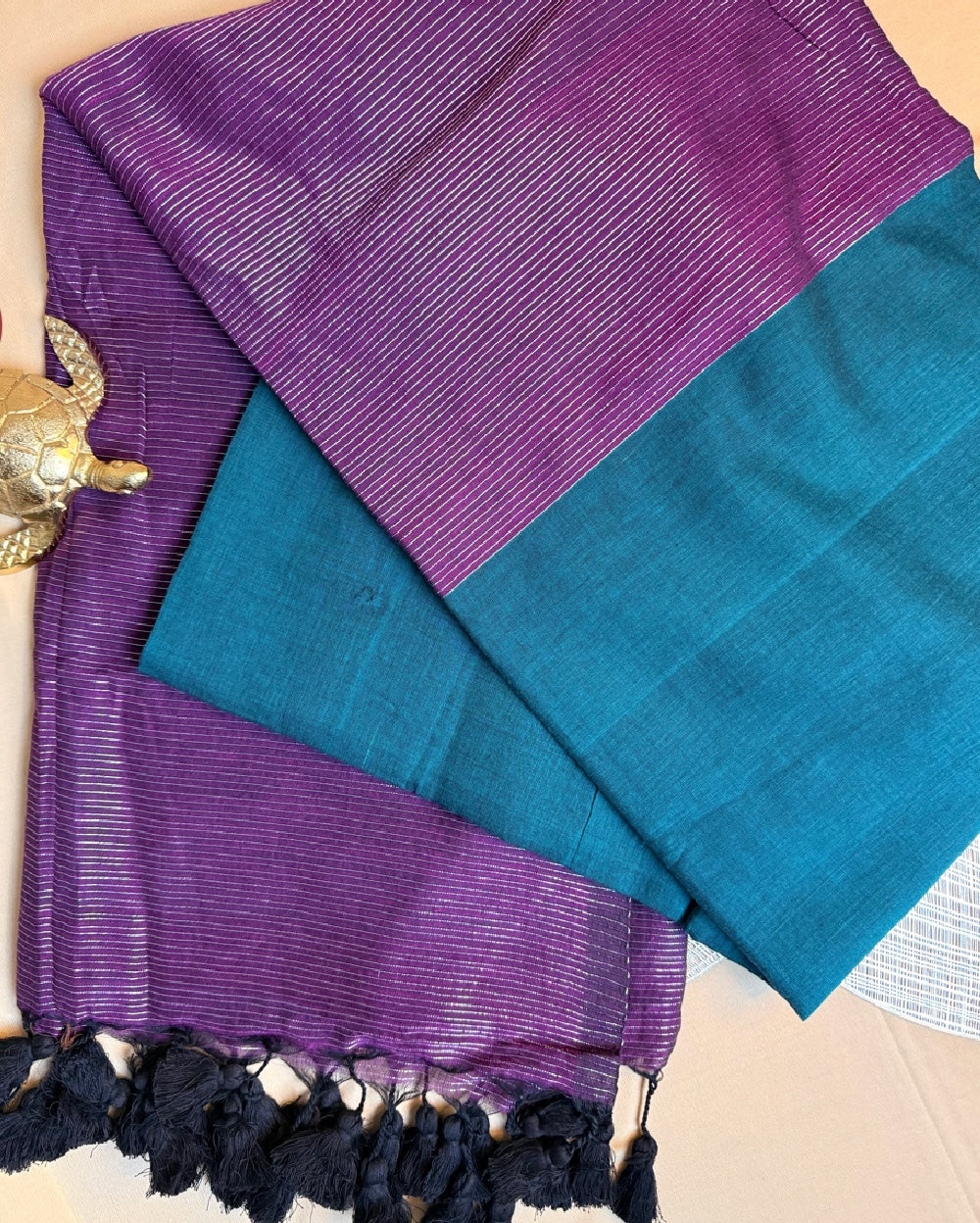 Handloom Mul Cotton Saree with Contrast Zari Pallu