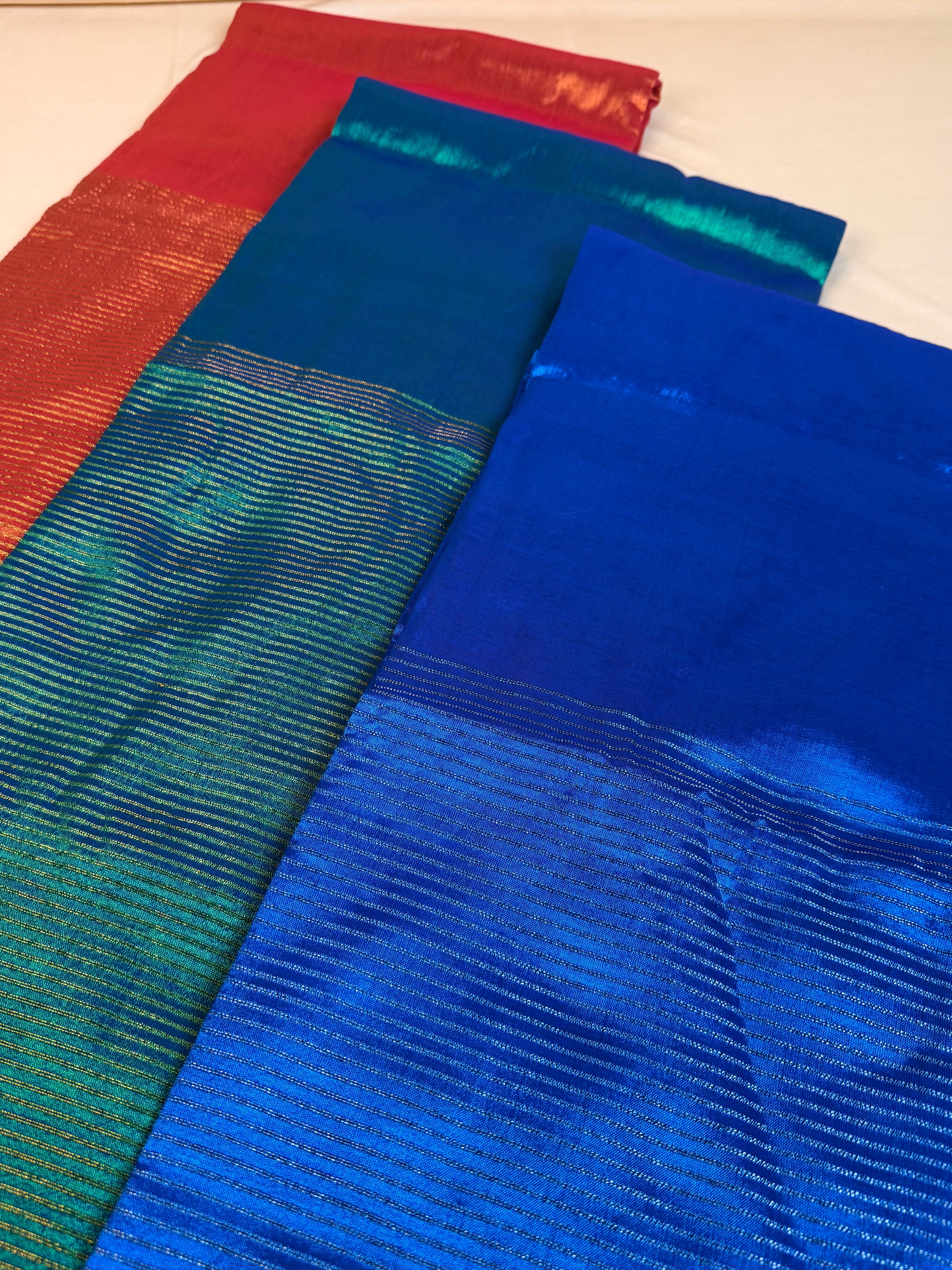 Tissue Saree with Shimmering Linear Pallu