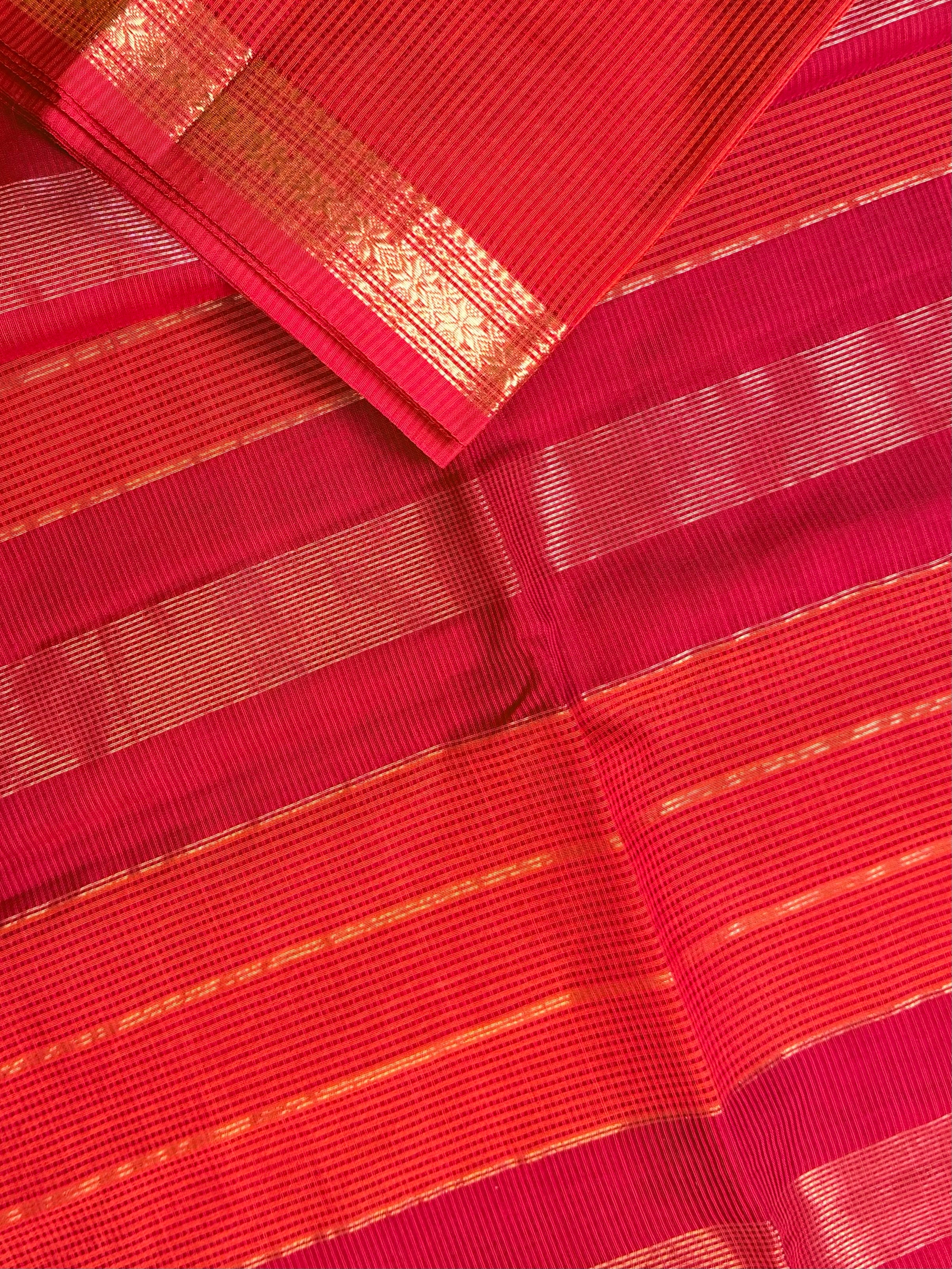 Handloom Maheshwari Small Self-Chex Saree