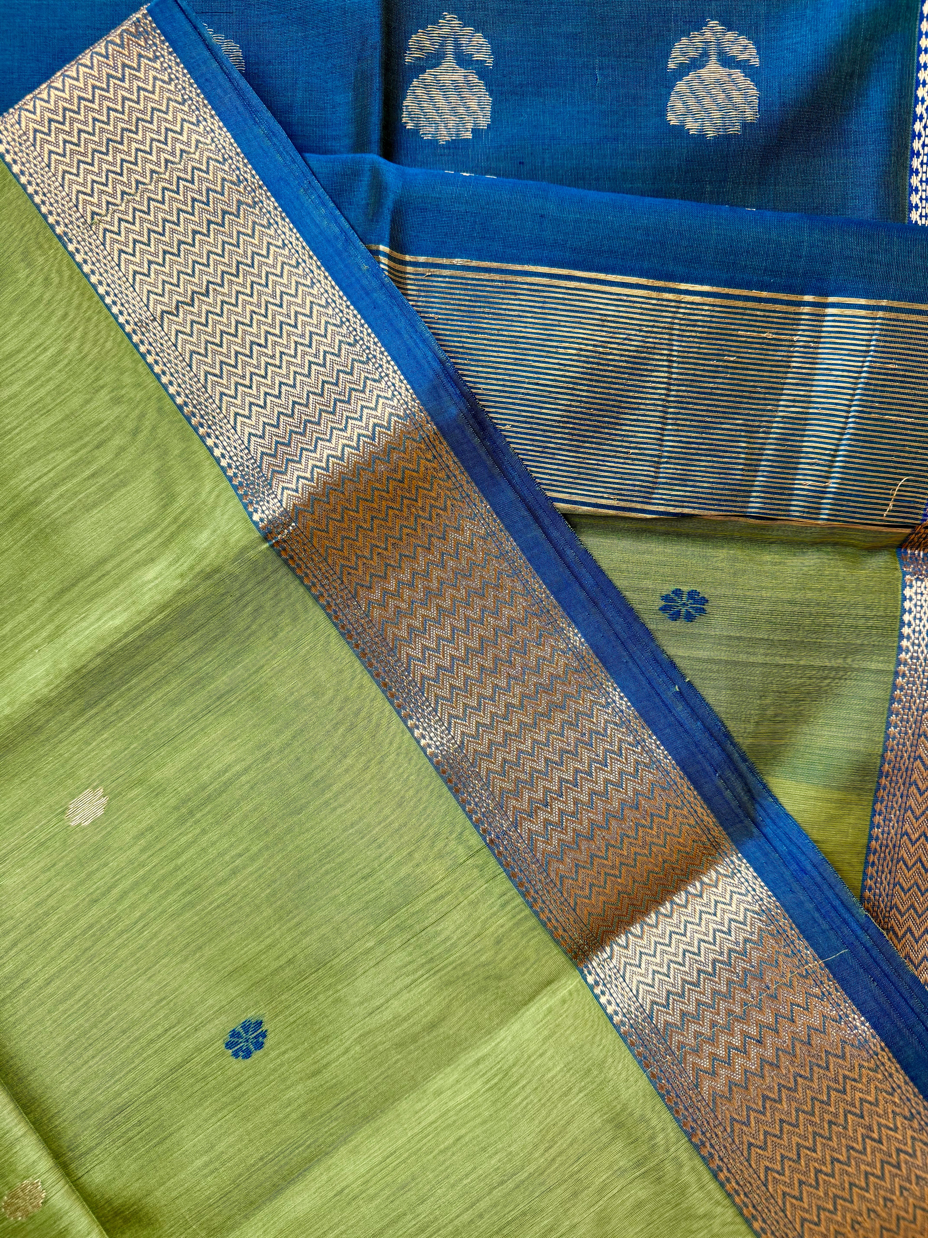 Handloom Maheshwari ‘Narmada Lehar’ Saree with Lotus Pallu