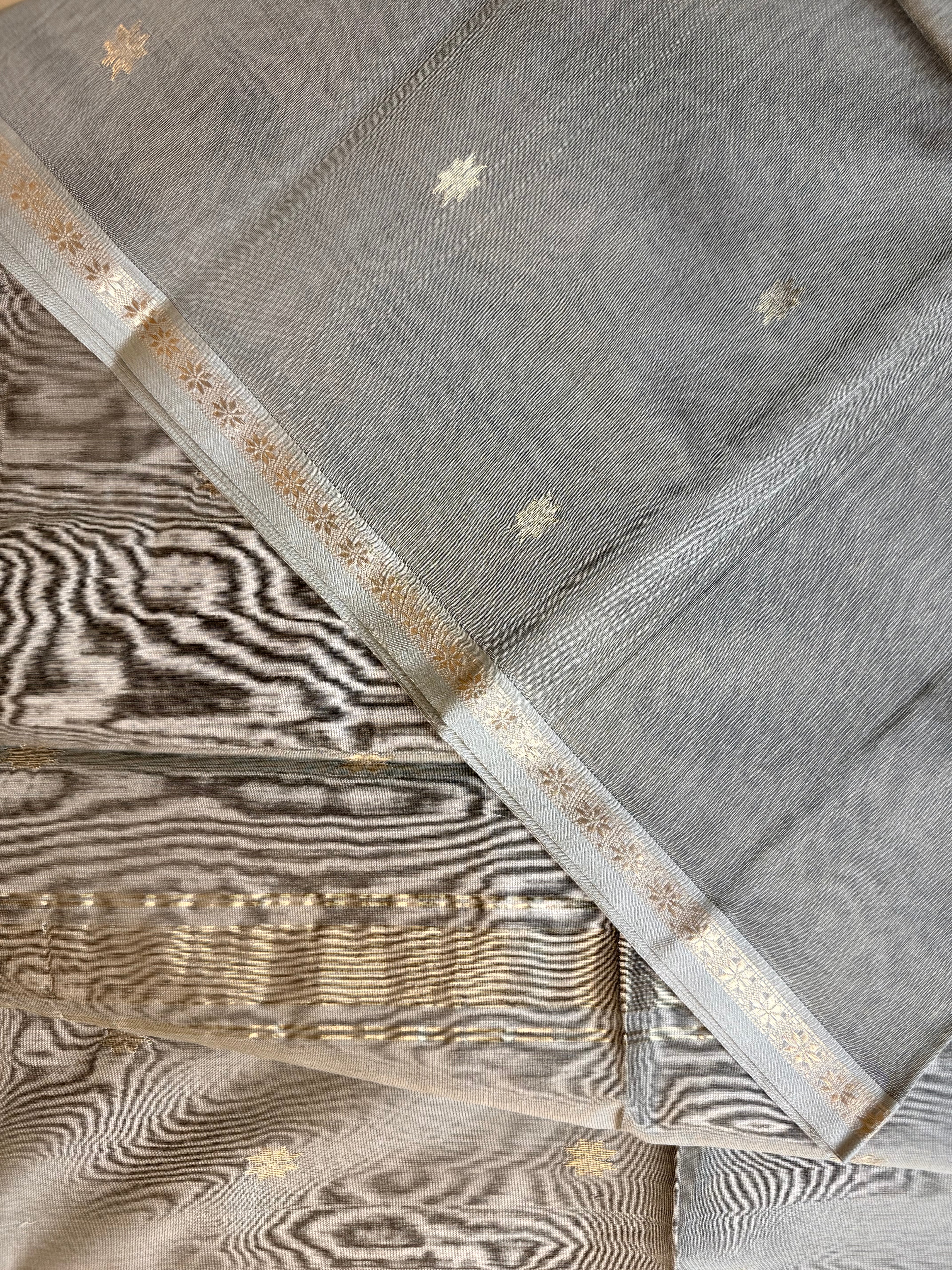 Handloom Maheshwari Star Butti Saree