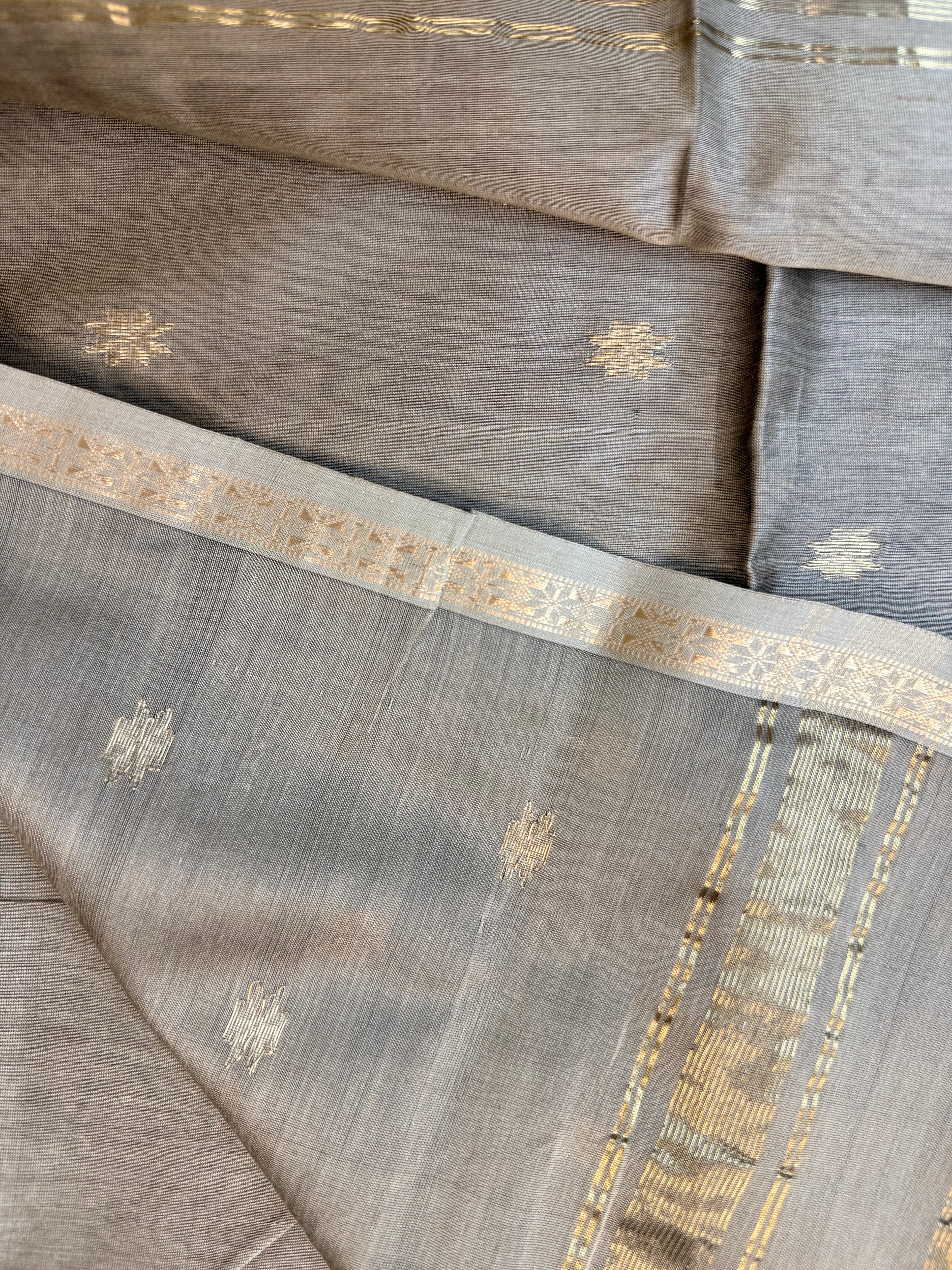 Handloom Maheshwari Star Butti Saree