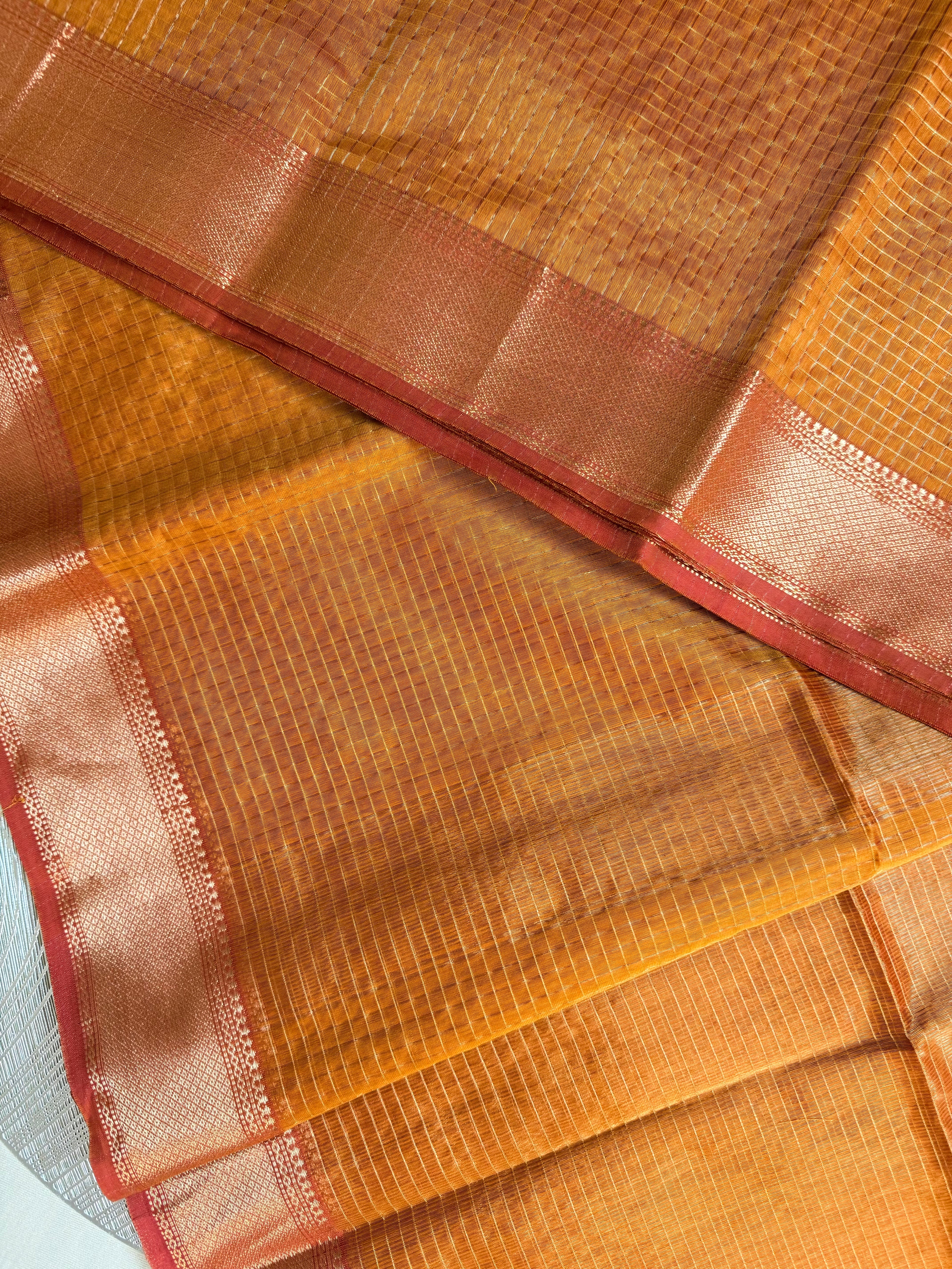 Handloom Maheshwari All-Over Zari Checks Saree