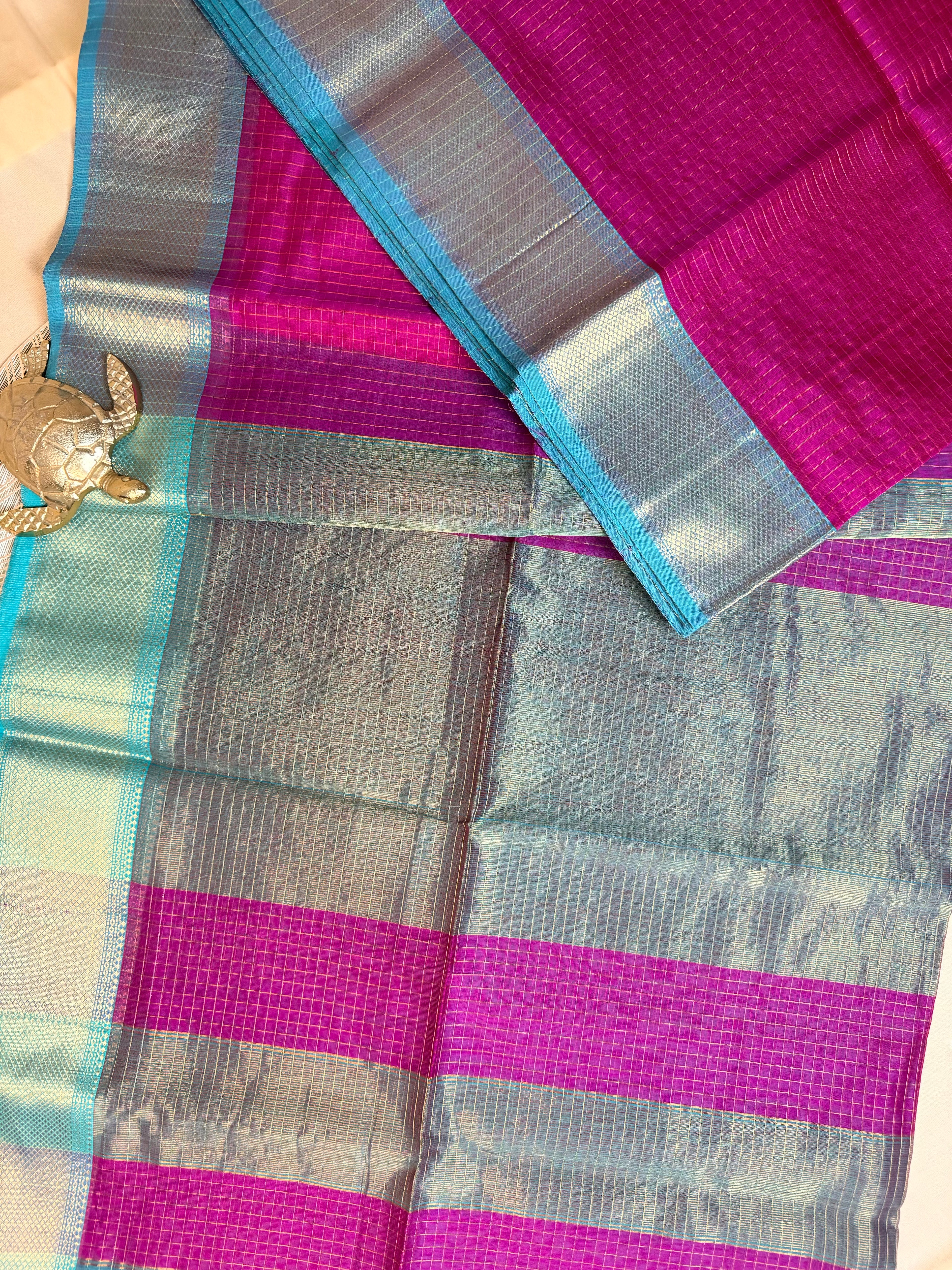 Handloom Maheshwari All-Over Zari Checks Saree