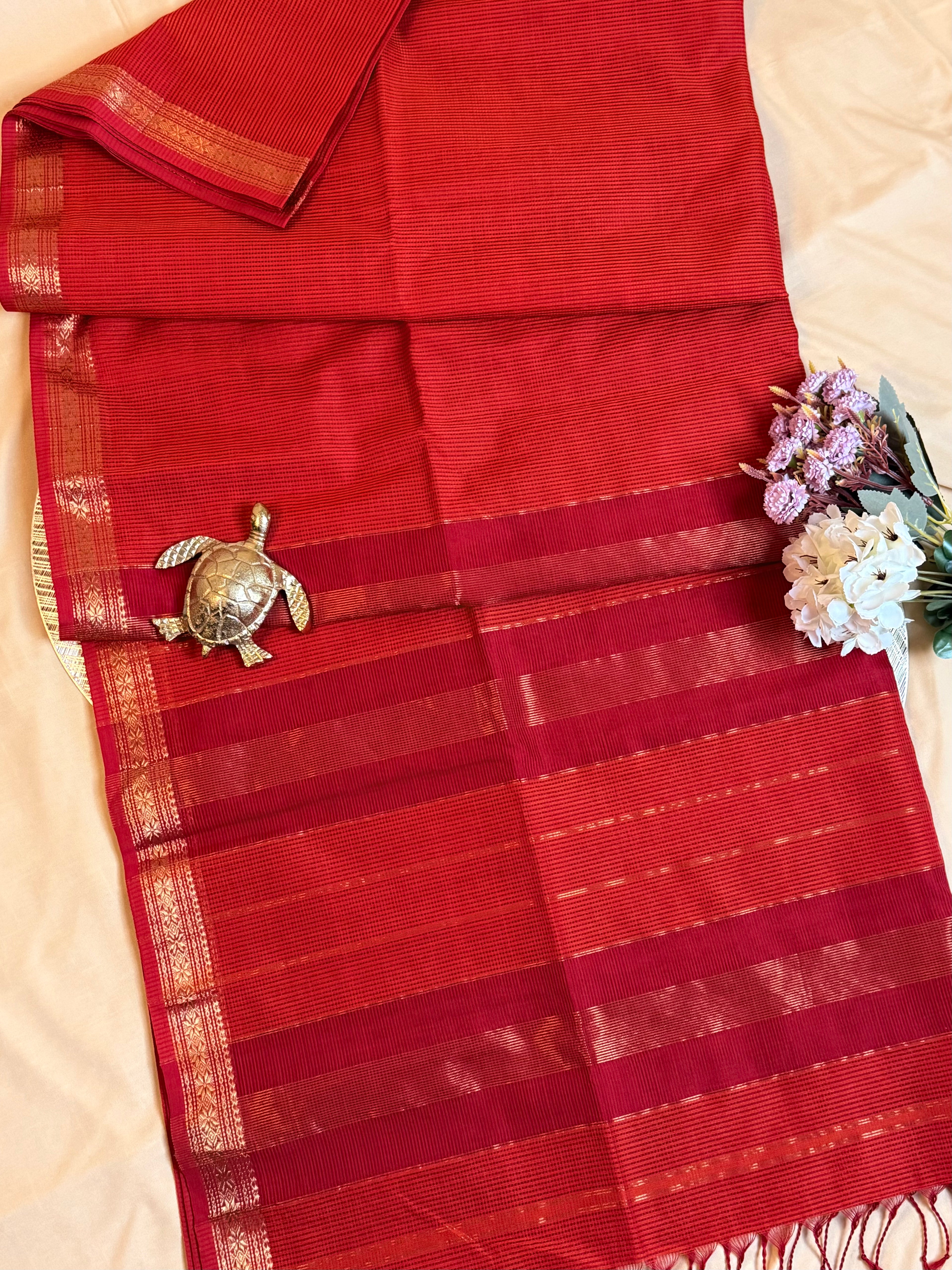 Handloom Maheshwari Small Self-Chex Saree