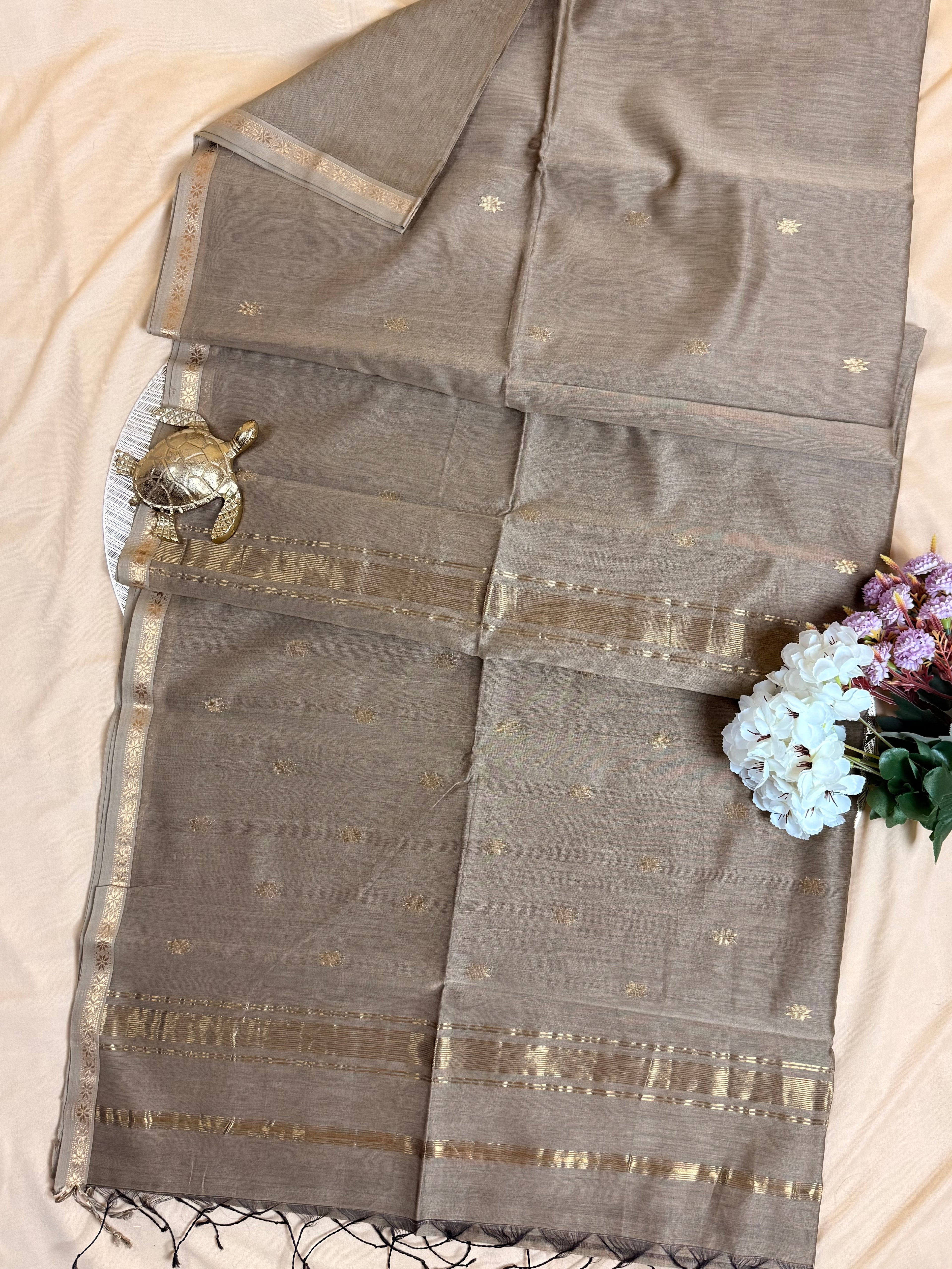 Handloom Maheshwari Star Butti Saree