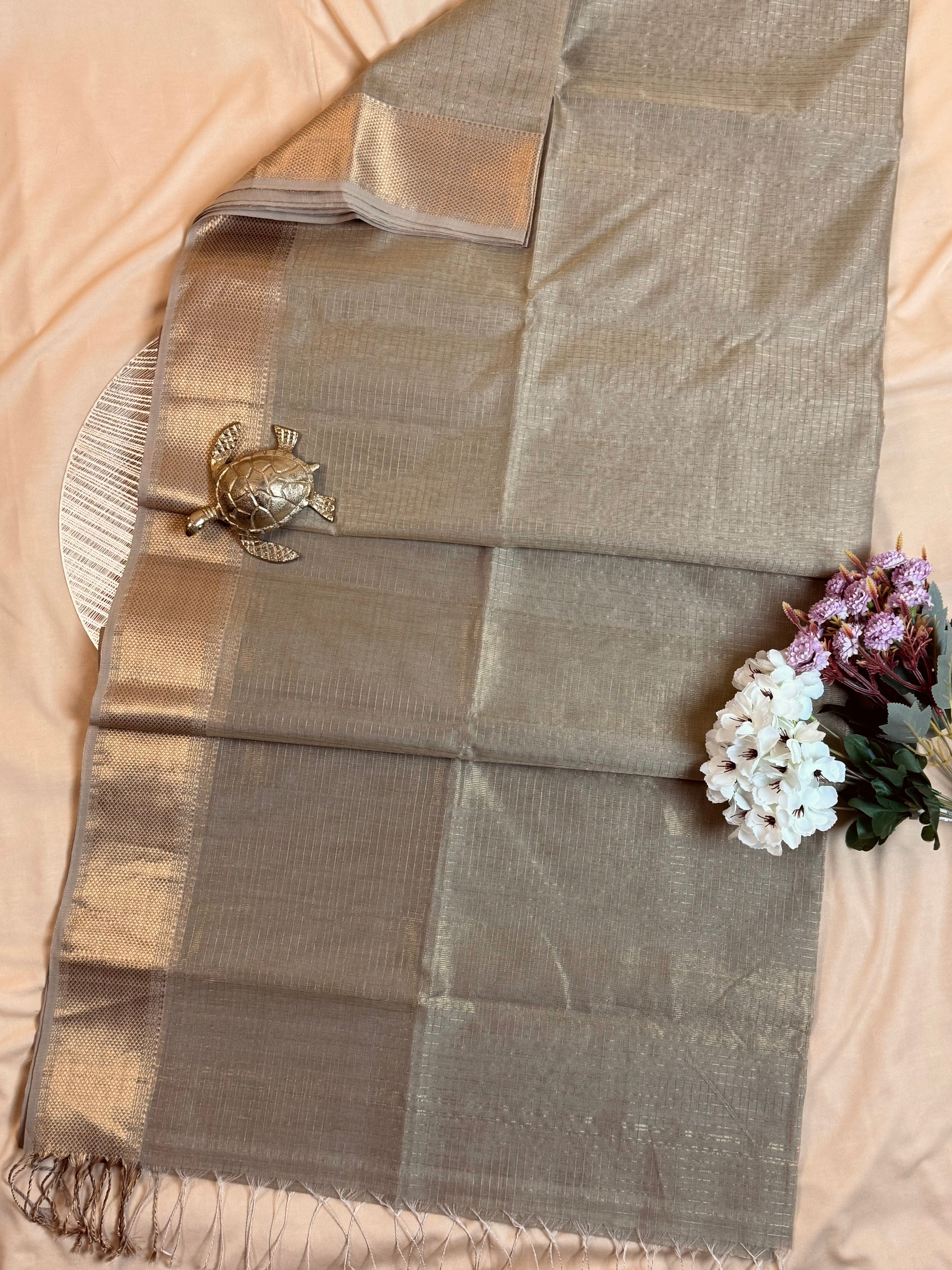 Handloom Maheshwari All-Over Zari Checks Saree