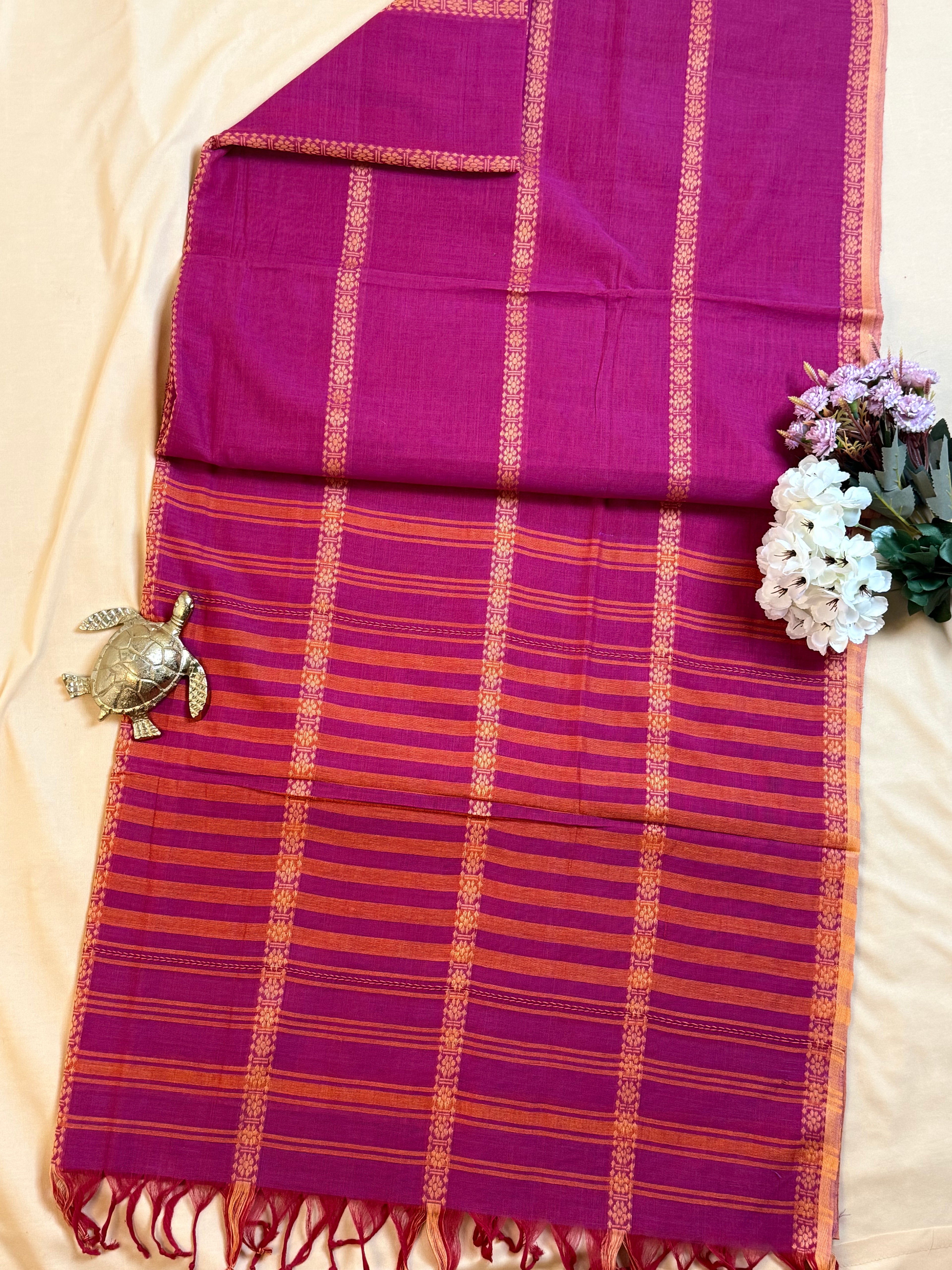 Handloom Dhaniakhali All-Over Intricate Line Butti Saree