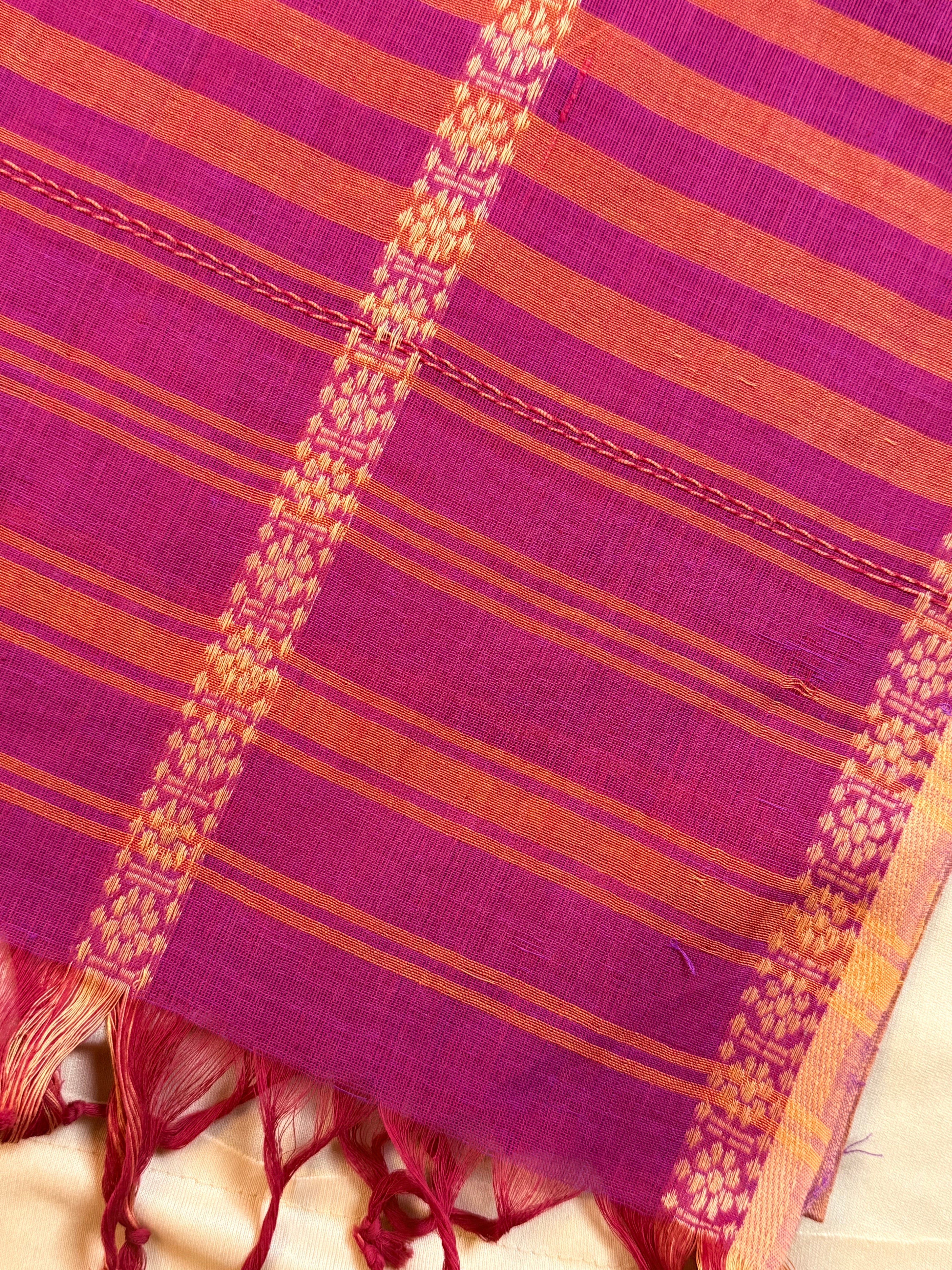 Handloom Dhaniakhali All-Over Intricate Line Butti Saree
