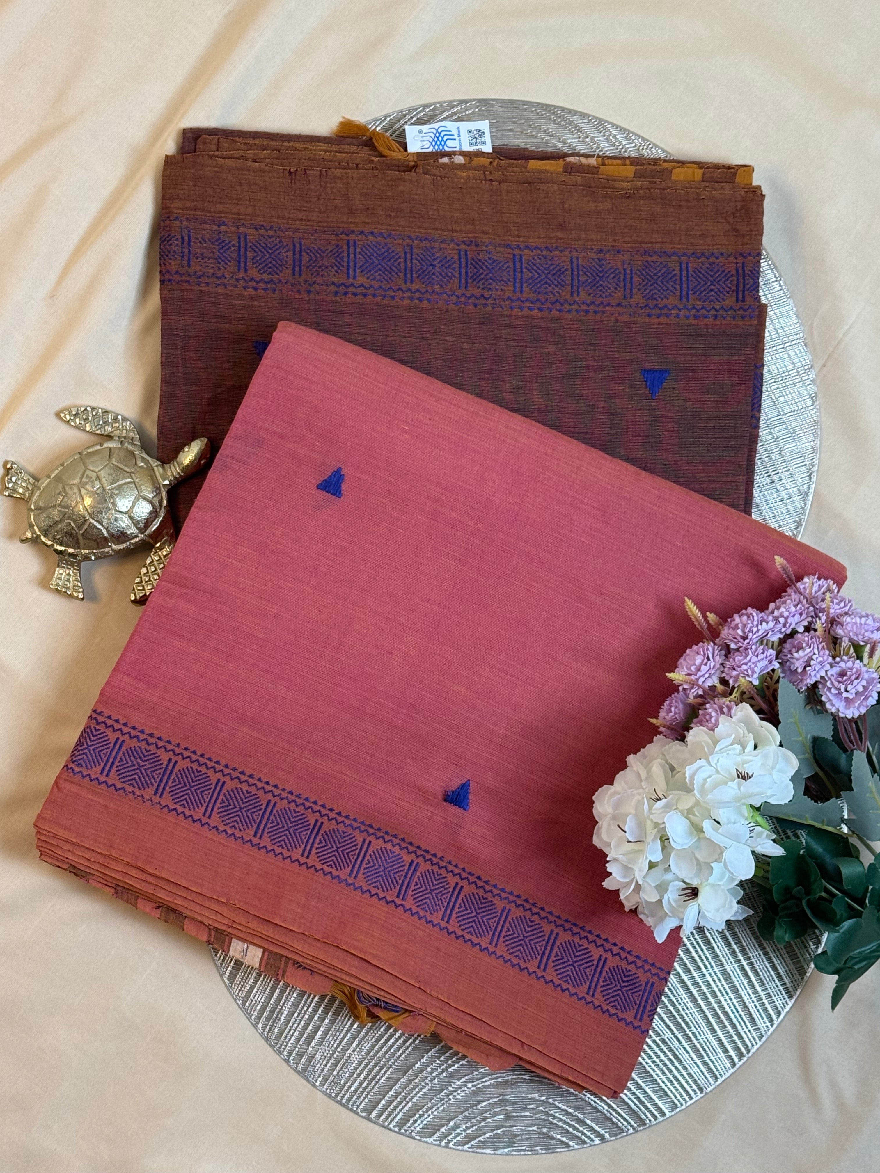 Handloom Dhaniakhali Triangle Butti with Small Border