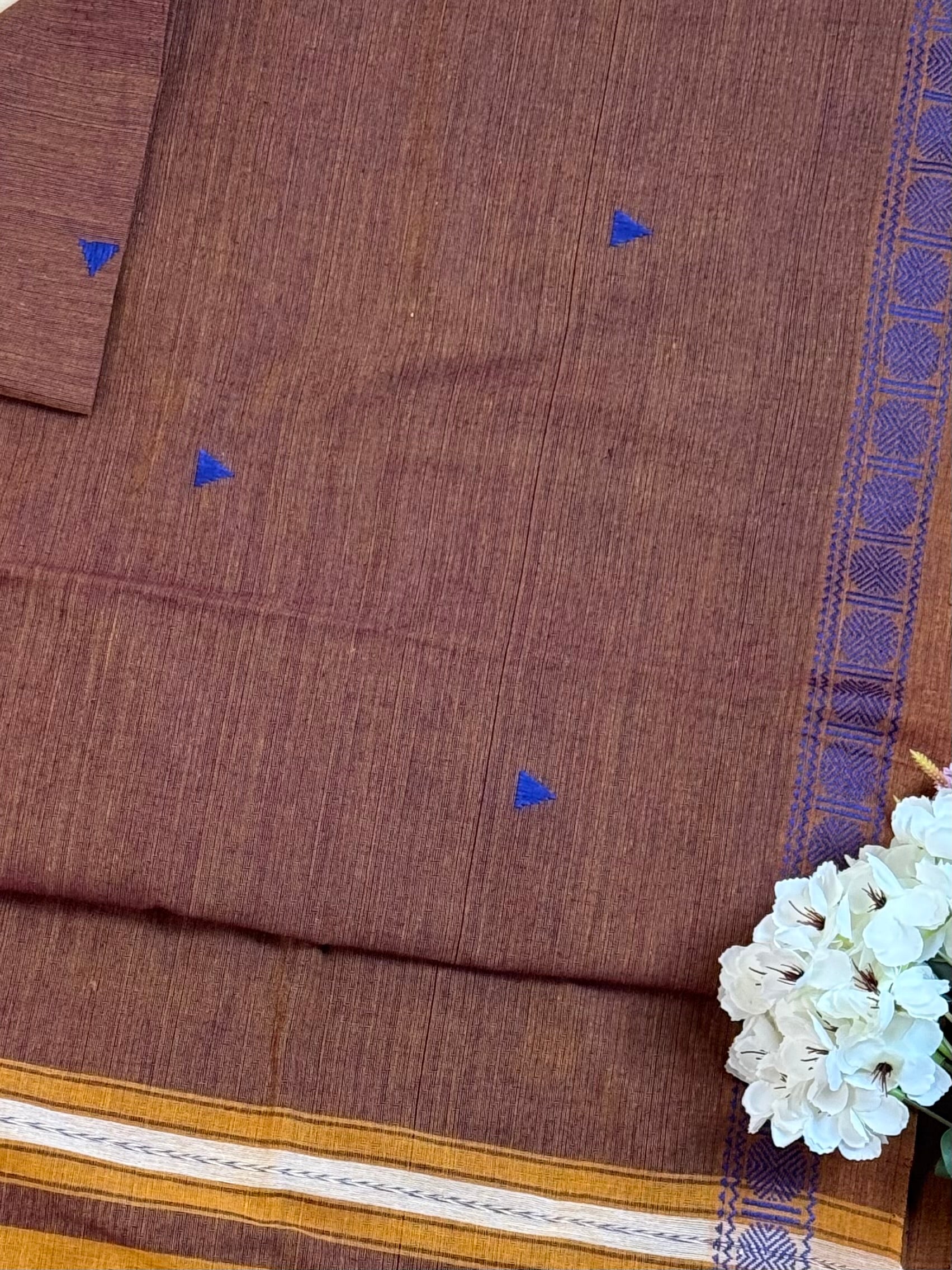 Handloom Dhaniakhali Triangle Butti with Small Border