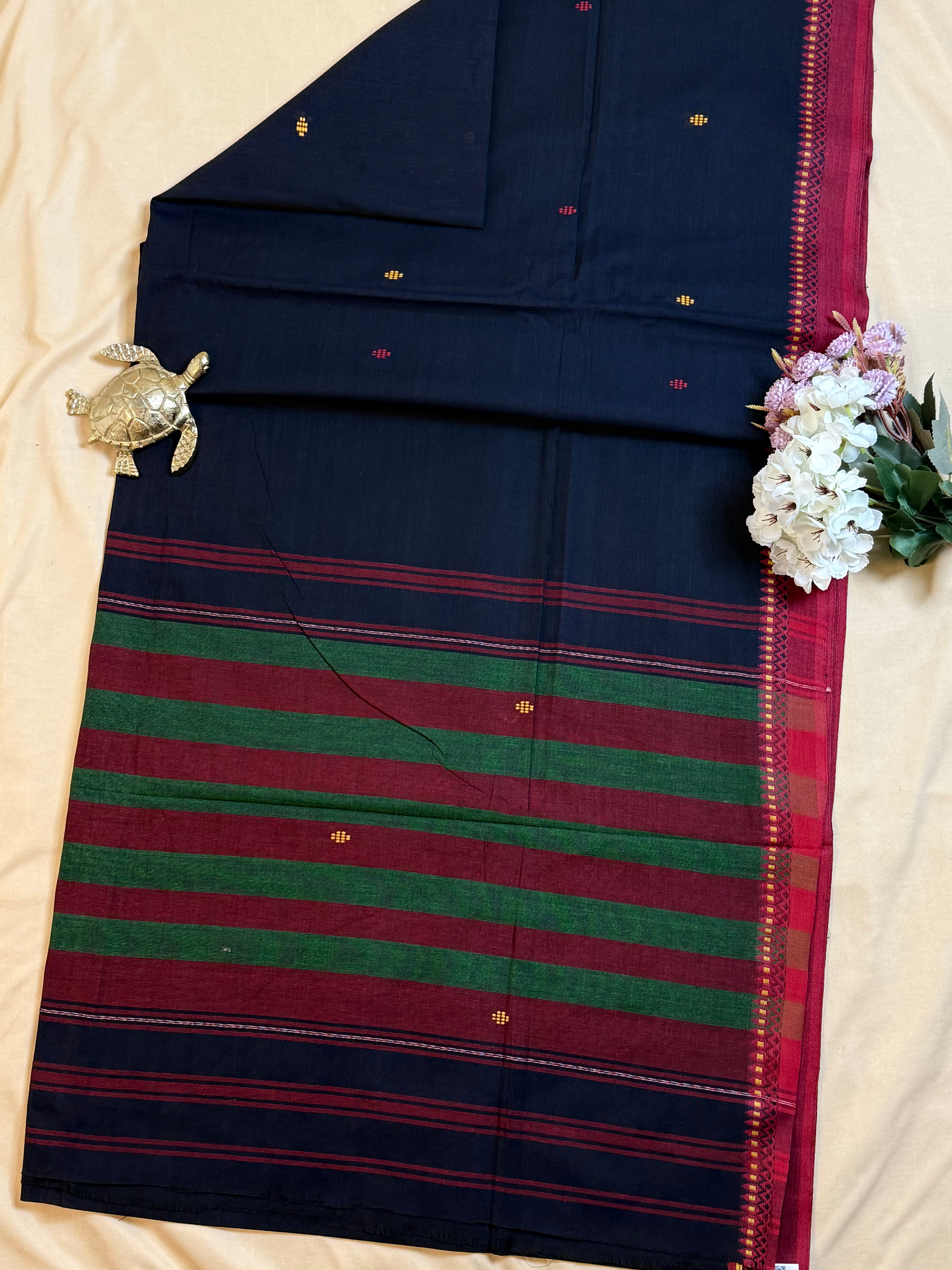Handloom Dhaniakhali Intricate Contrast Border Saree
