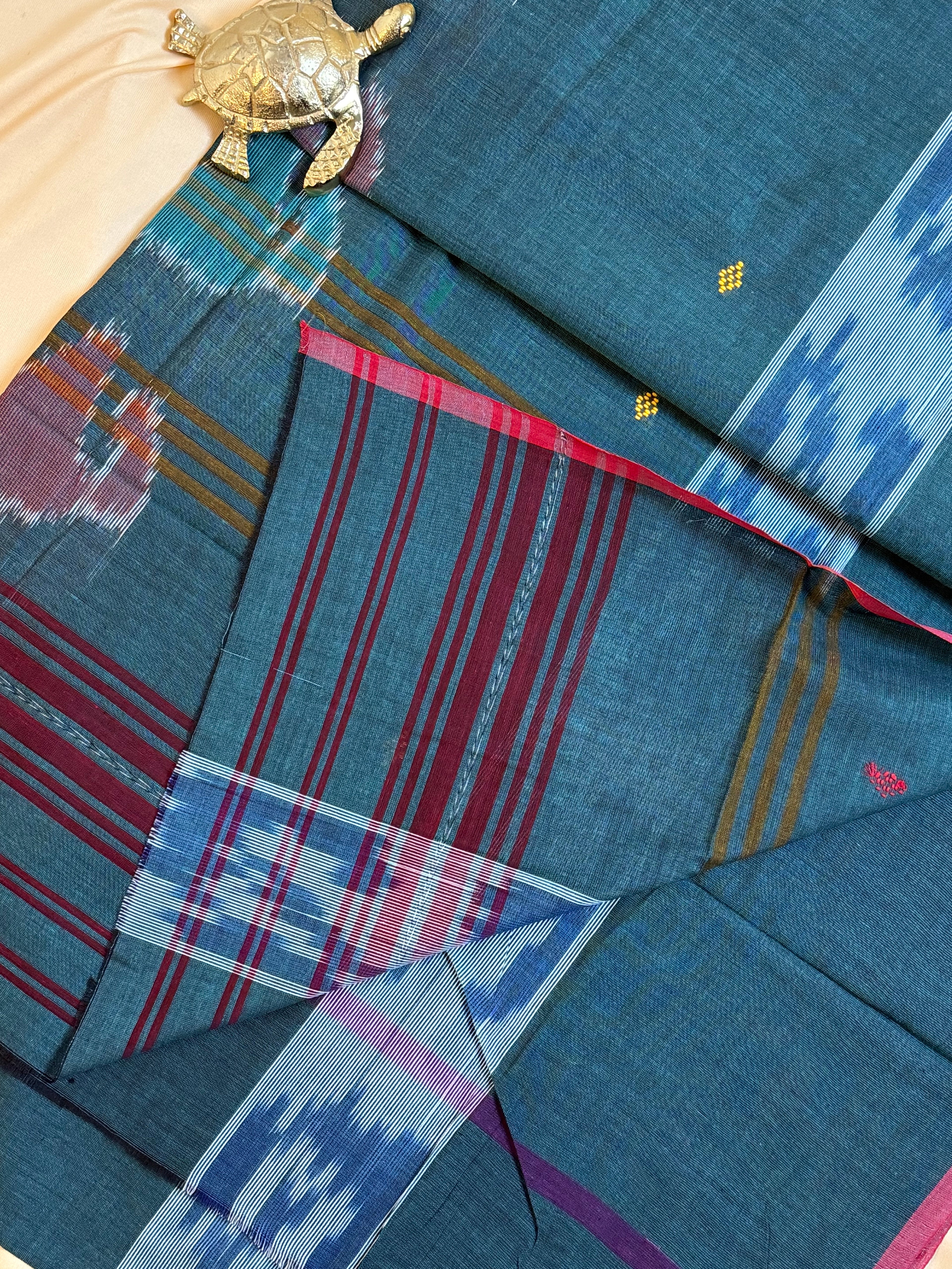 Handloom Dhaniakhali ikkat saree
