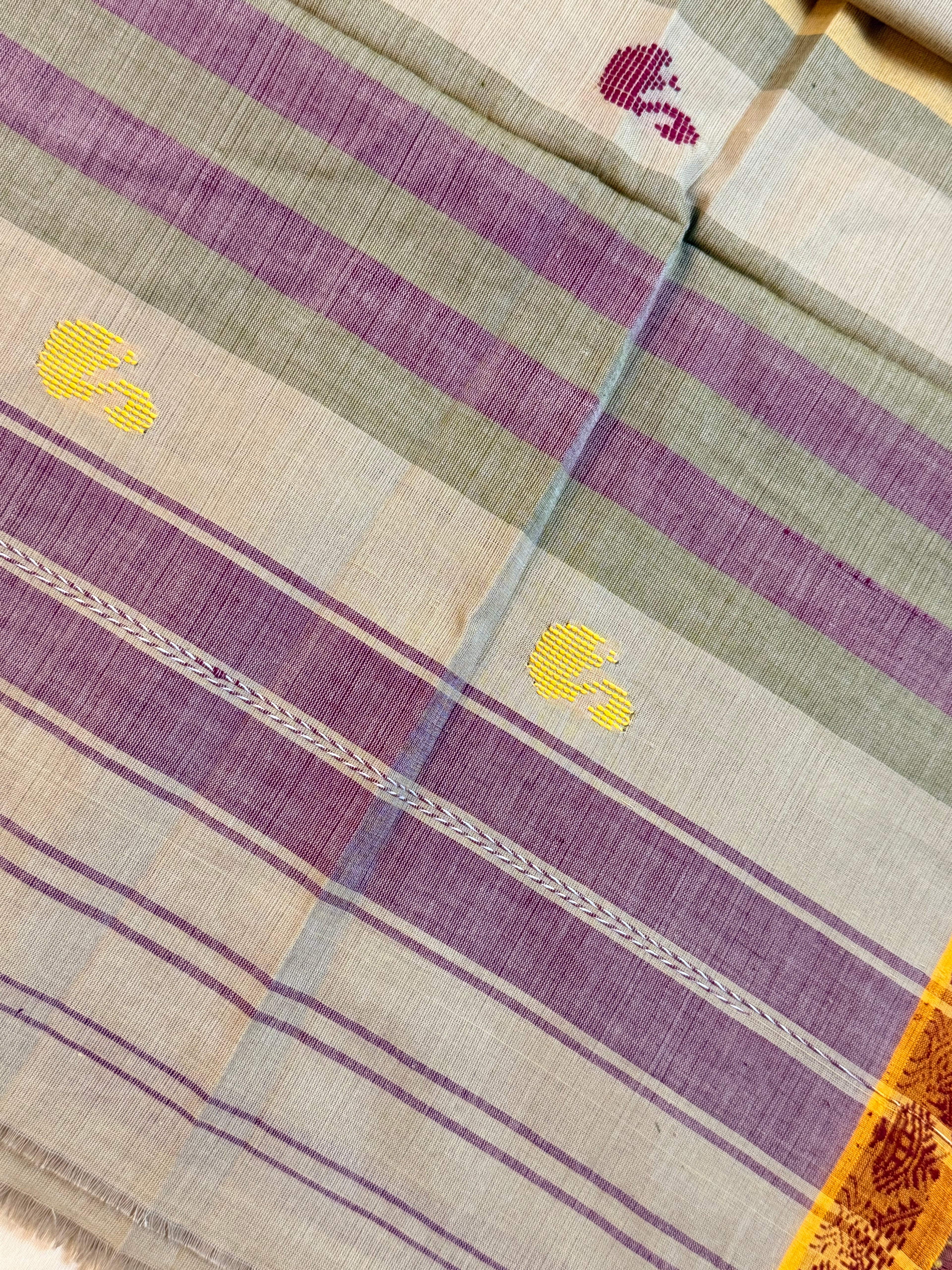 Handloom Dhaniakhali Intricate Swan Butti Saree