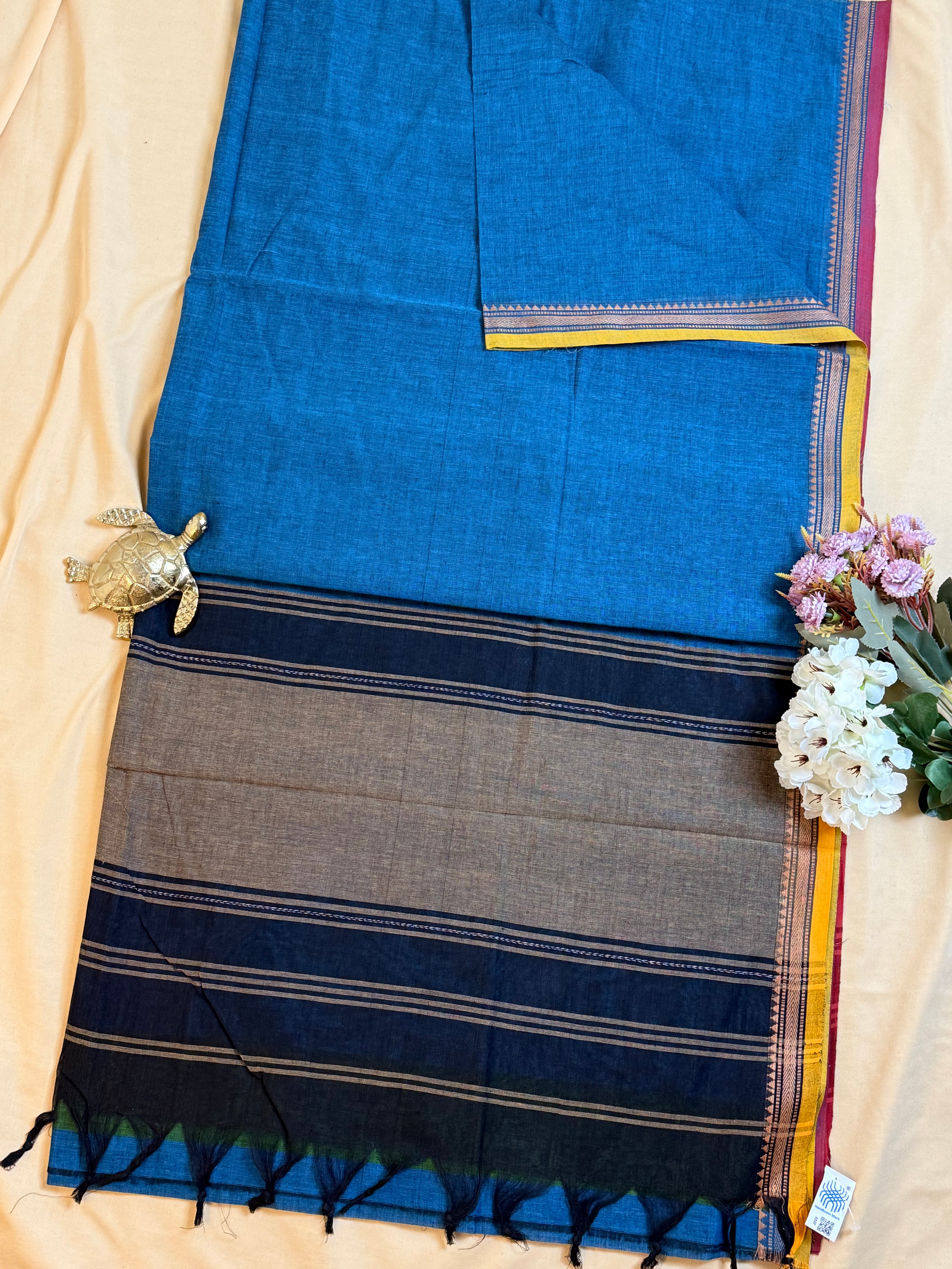 Handloom Dhaniakhali Cotton Saree with Contrast Border