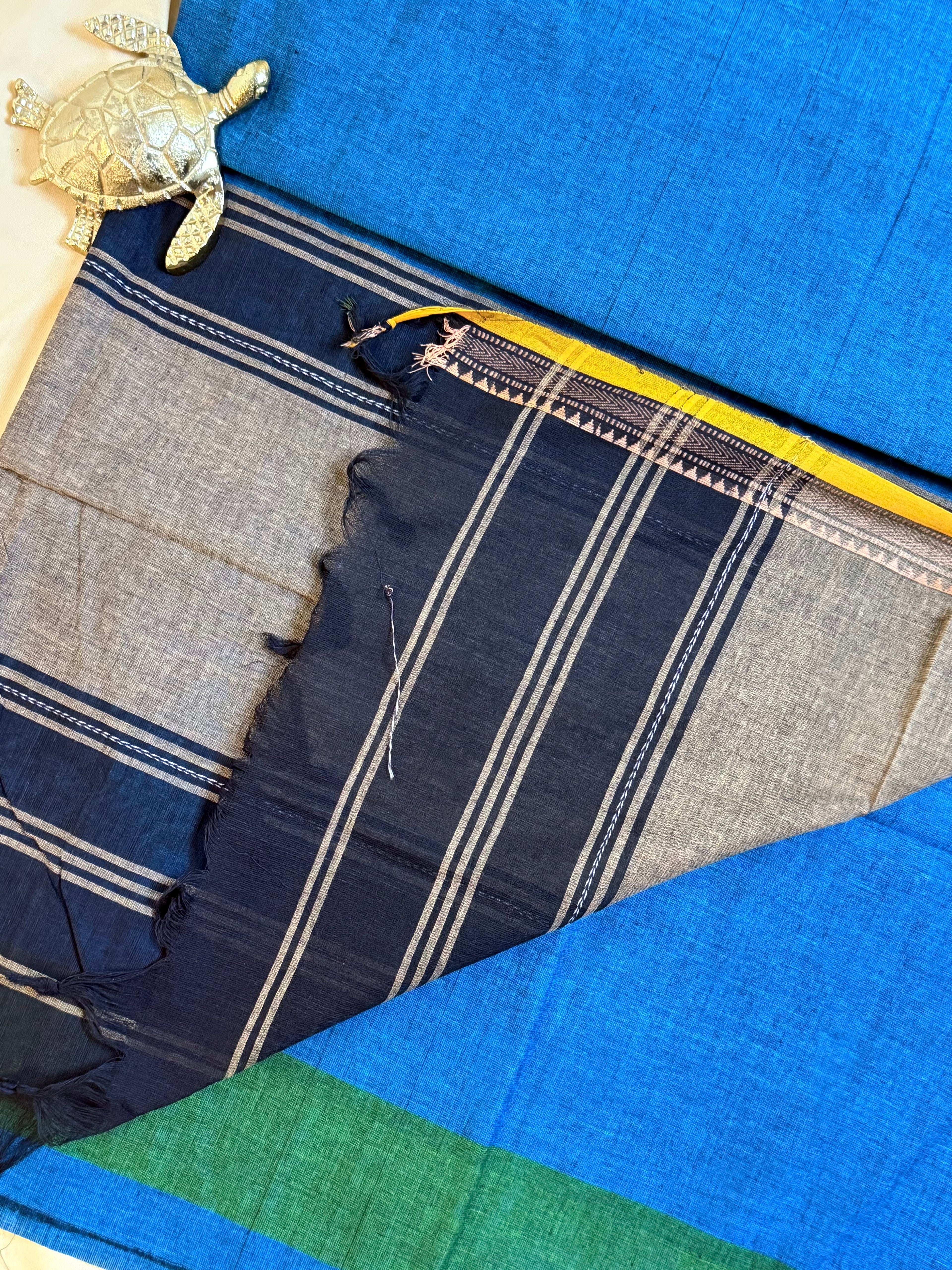 Handloom Dhaniakhali Cotton Saree with Contrast Border