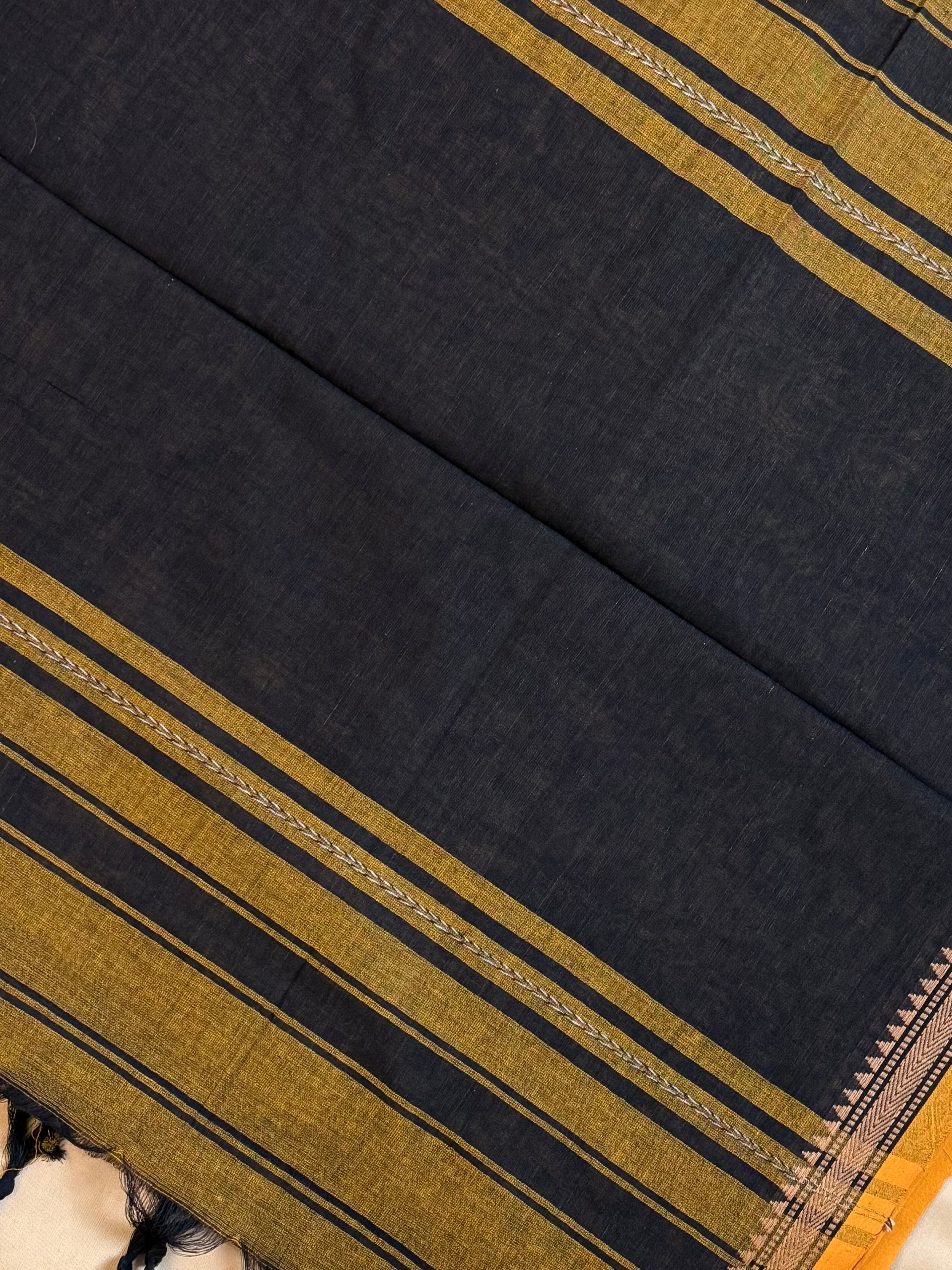 Handloom Dhaniakhali Cotton Saree with Contrast Border