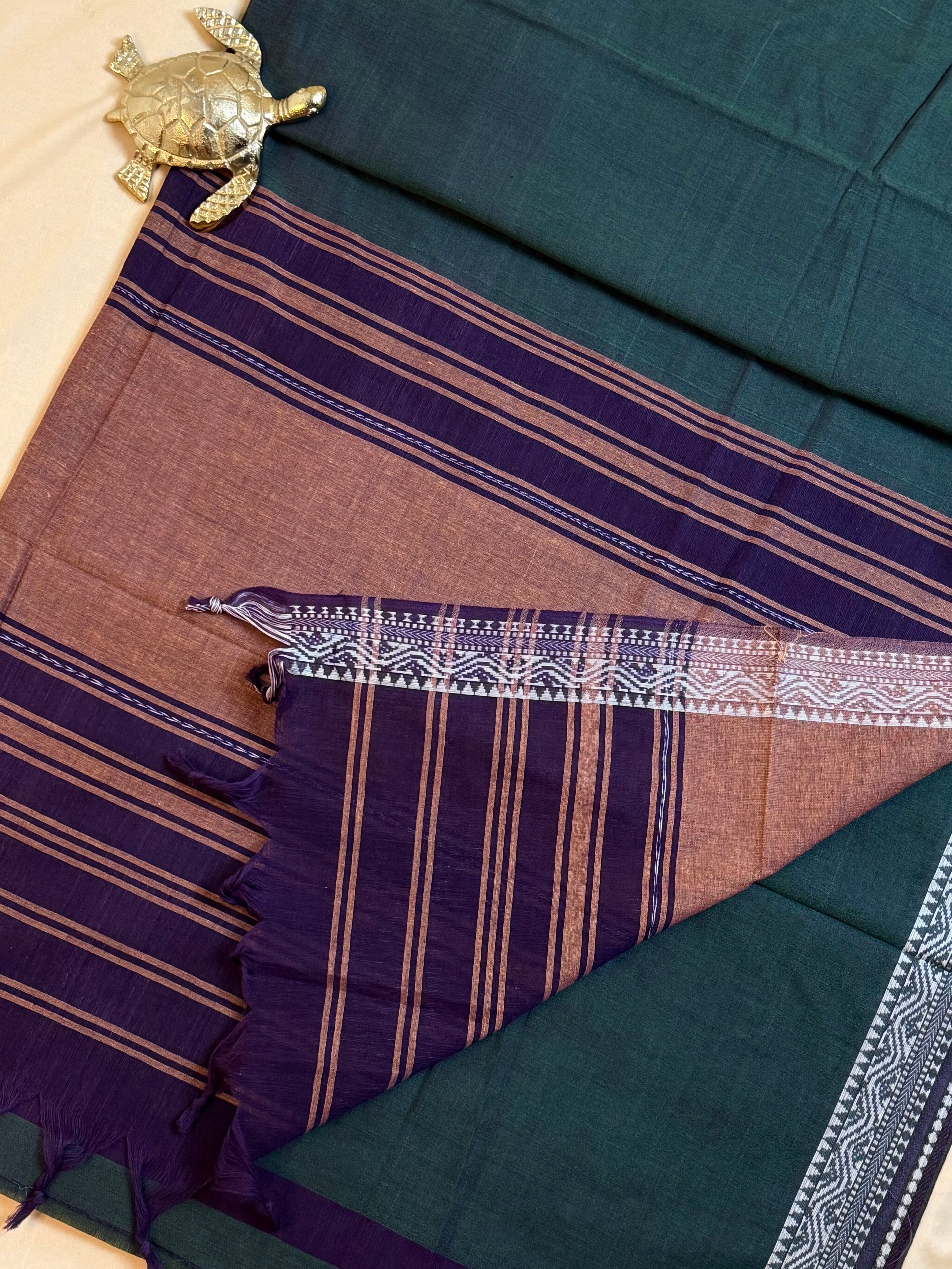 Handloom Dhaniakhali Cotton Saree with Thin Border