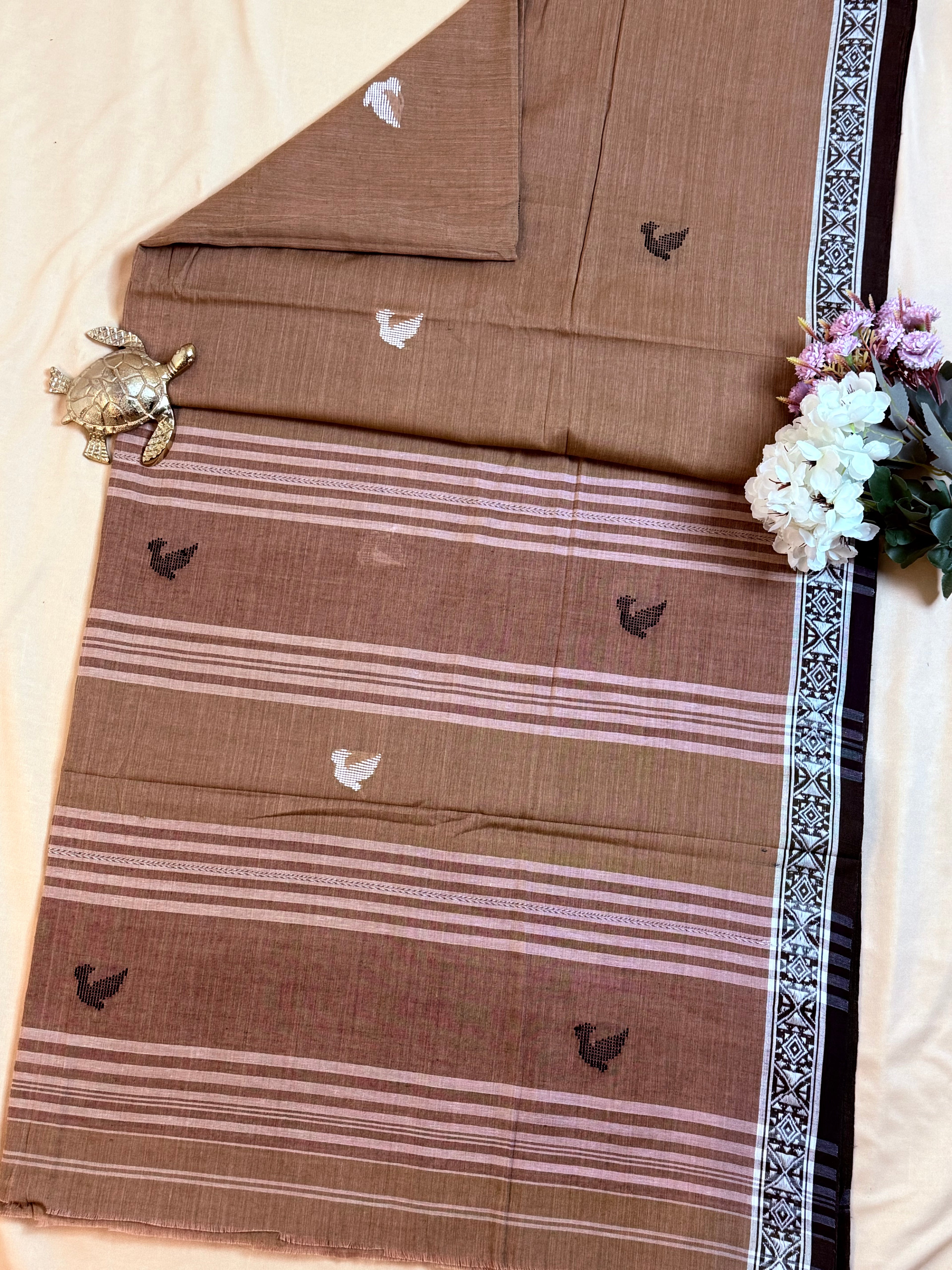 Handloom Dhaniakhali Intricate Bird Butti Saree&nbsp;
