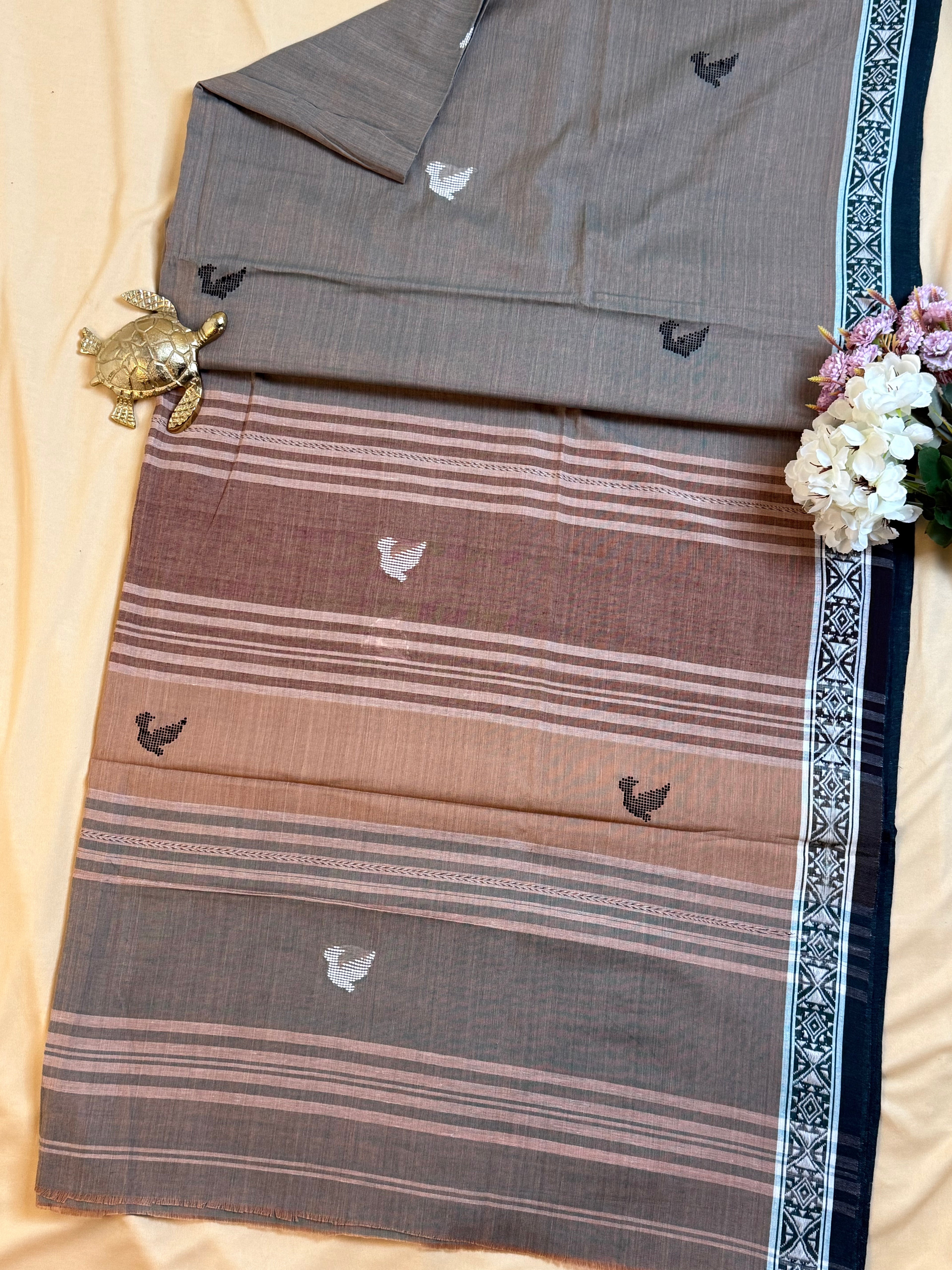 Handloom Dhaniakhali Intricate Bird Butti Saree&nbsp;