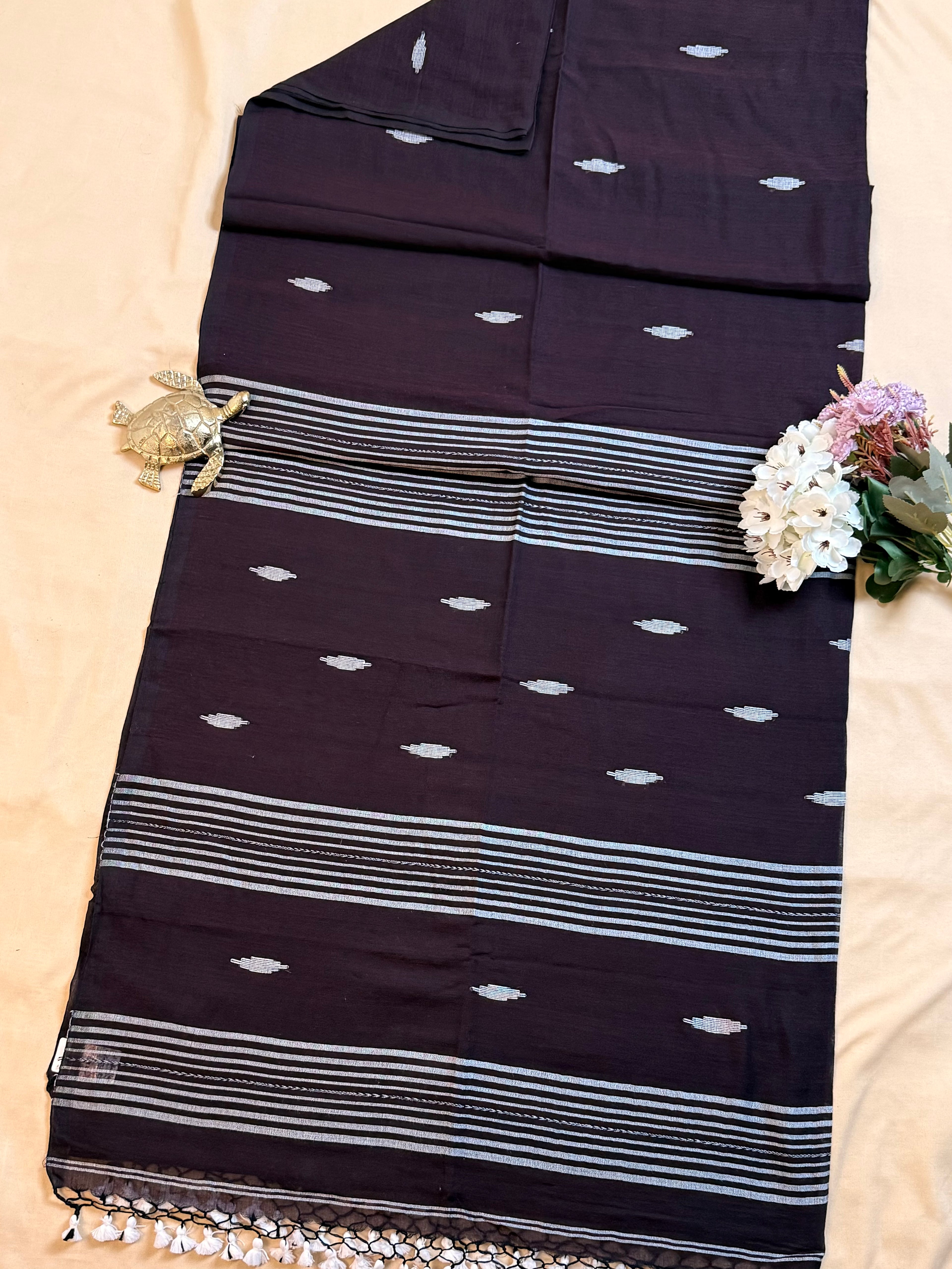 Pure Mul Cotton Saree with Needle Jamdani Artistry
