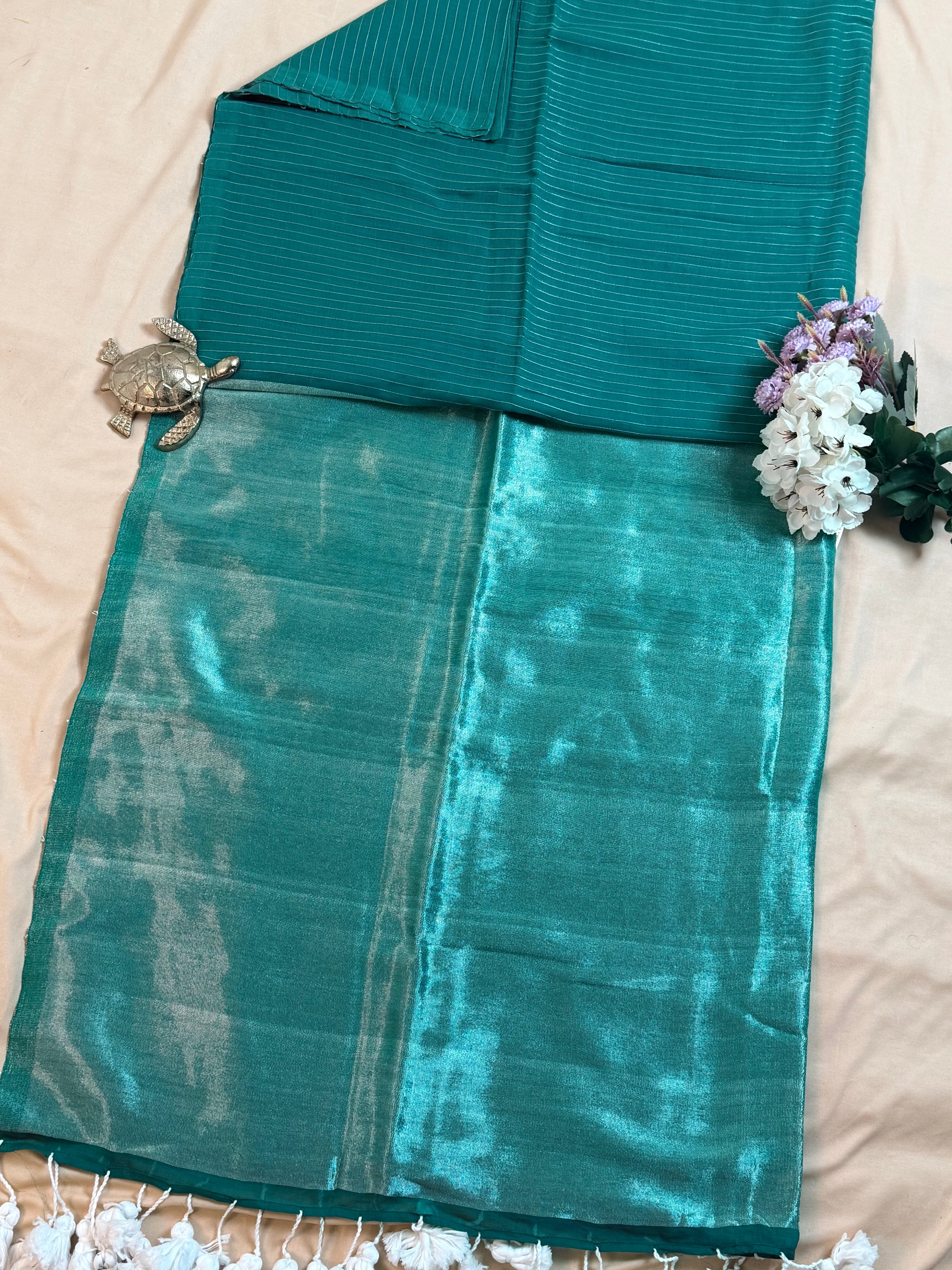 Mul Cotton Saree with All-Over Zari Lines & Elegant Zari Pallu