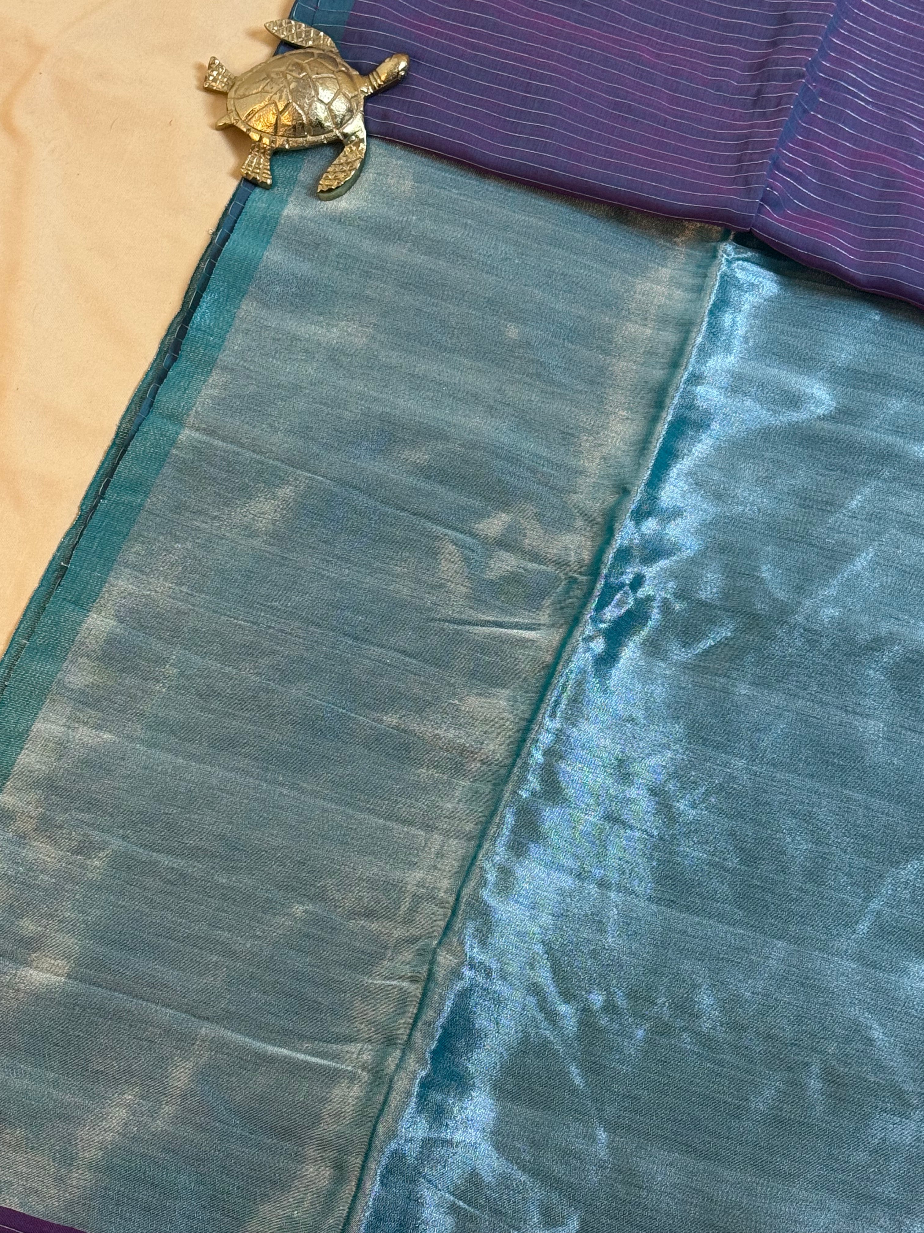 Mul Cotton Saree with All-Over Zari Lines & Elegant Zari Pallu