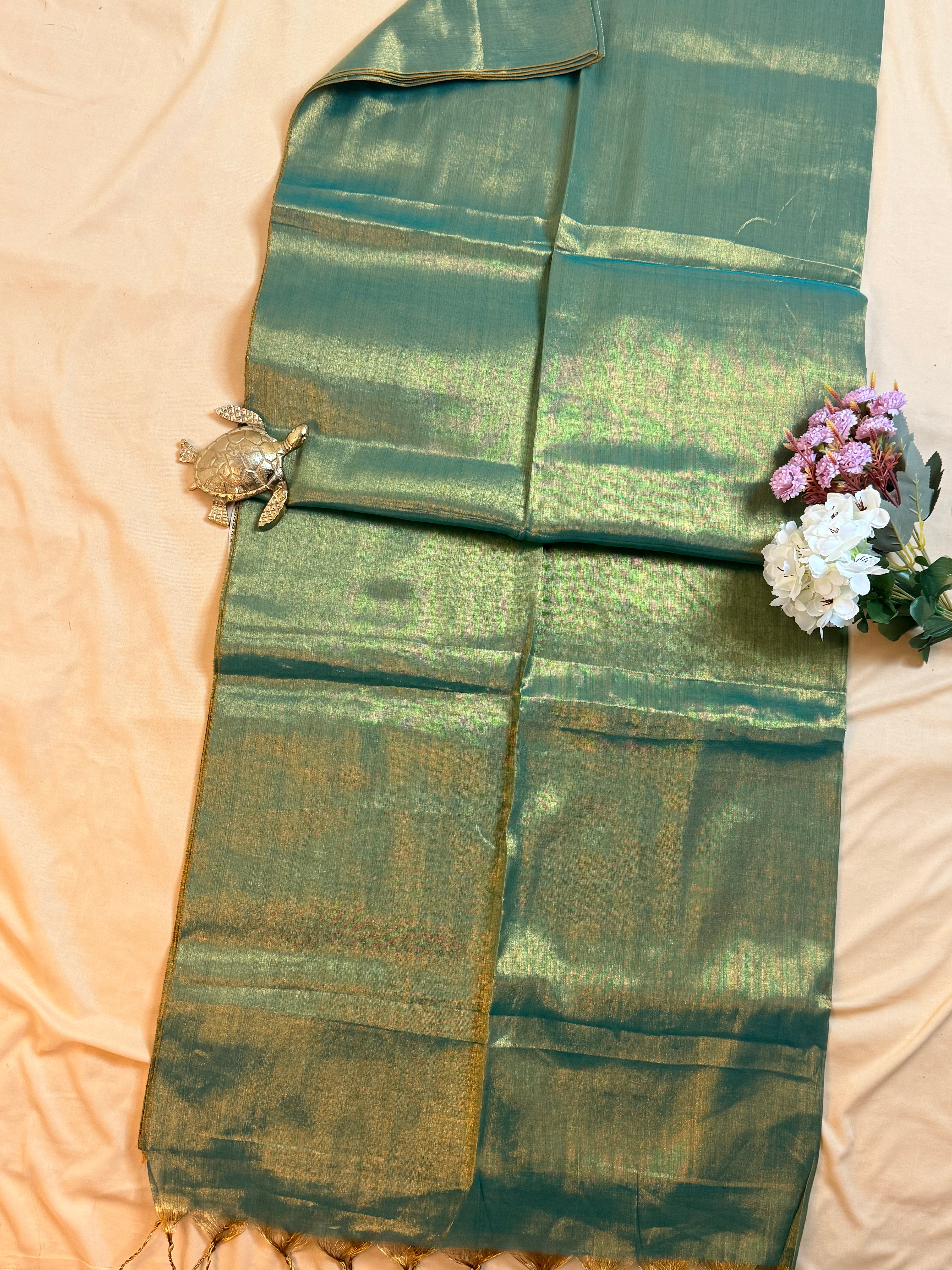 Raga Tissue Saree with Dual-Tone Radiance