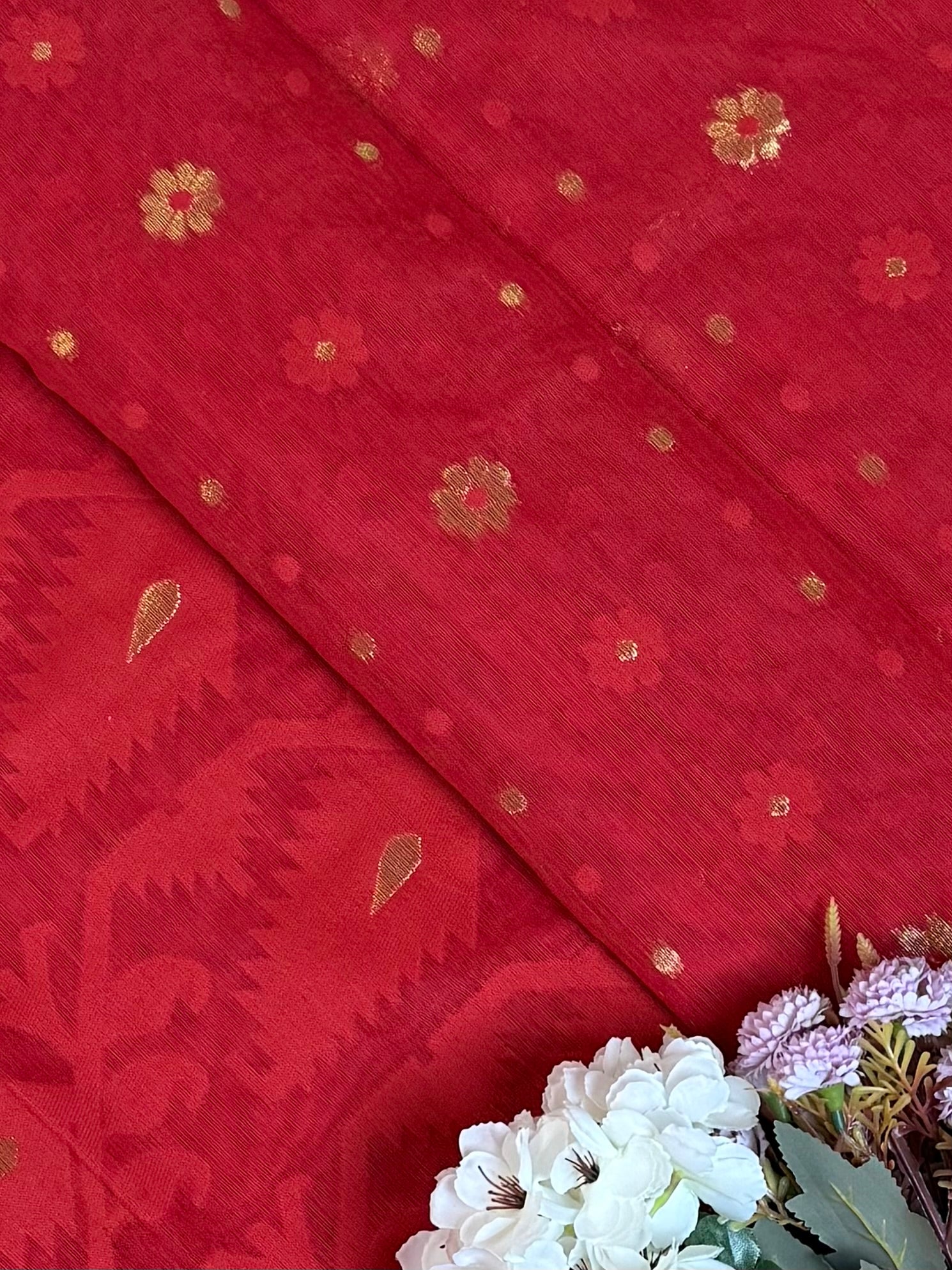 Deep Red Dhakai Jamdani Saree in Airy Cotton