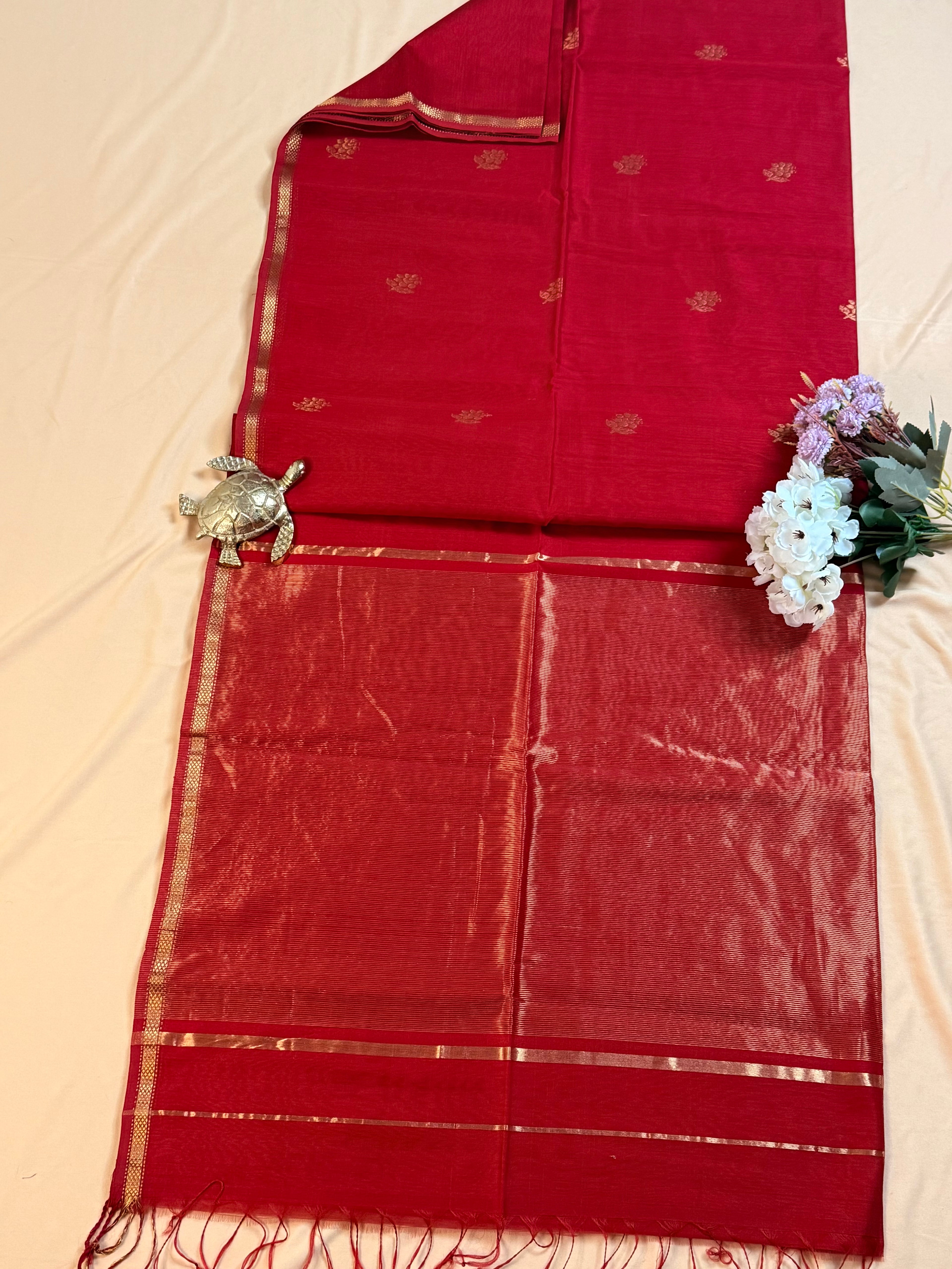 Handloom Maheshwari Red Flower Butta Saree