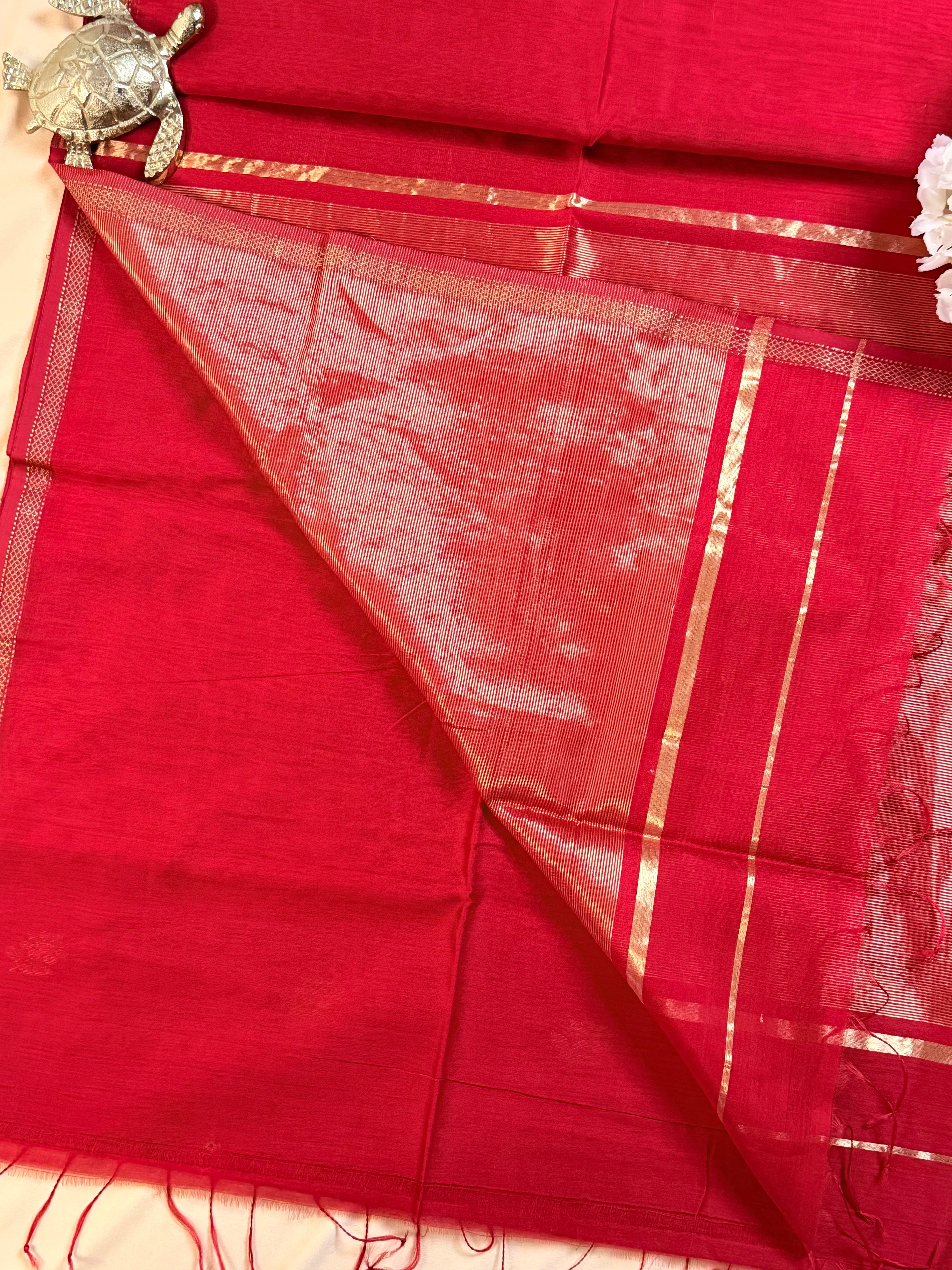 Handloom Maheshwari Red Flower Butta Saree
