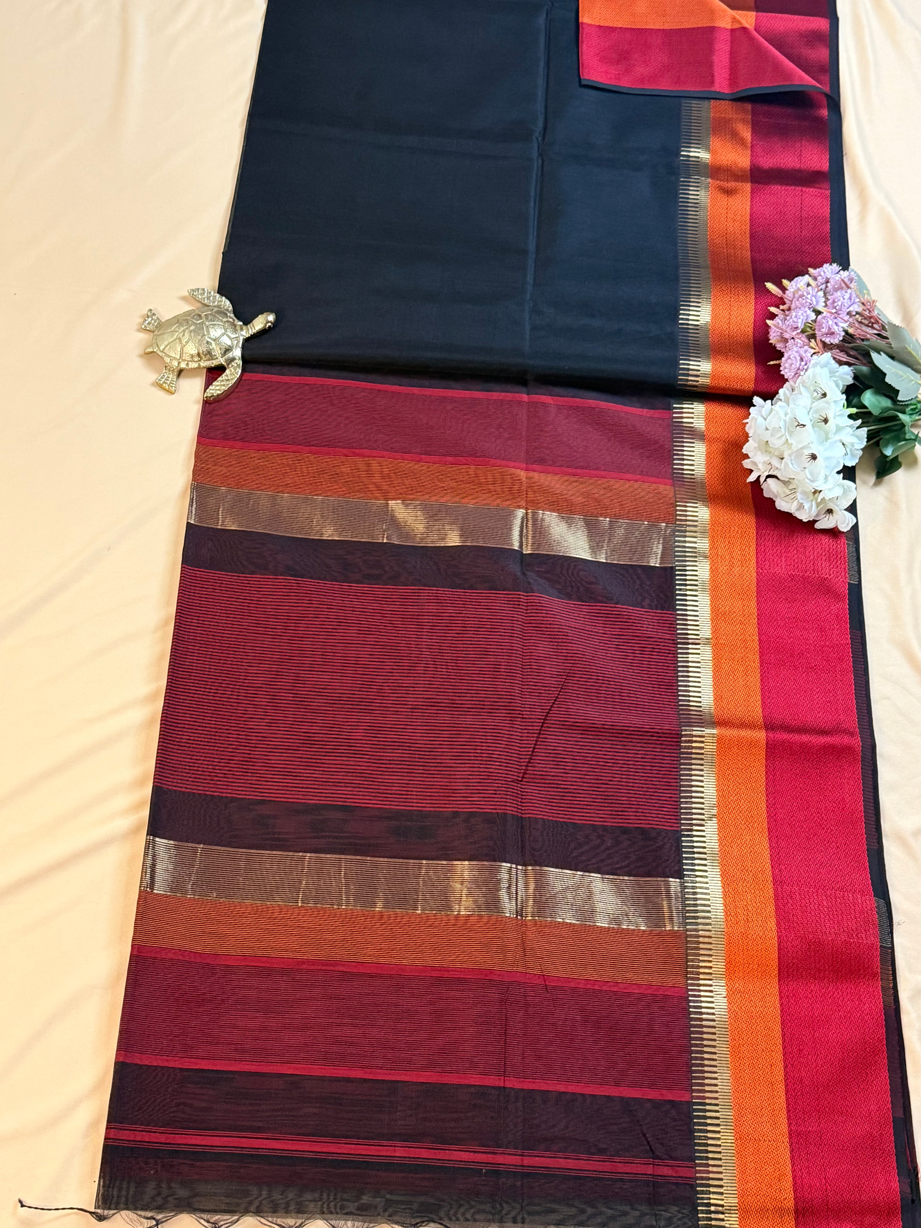 Handloom Maheshwari Plain Multicolor Border Saree