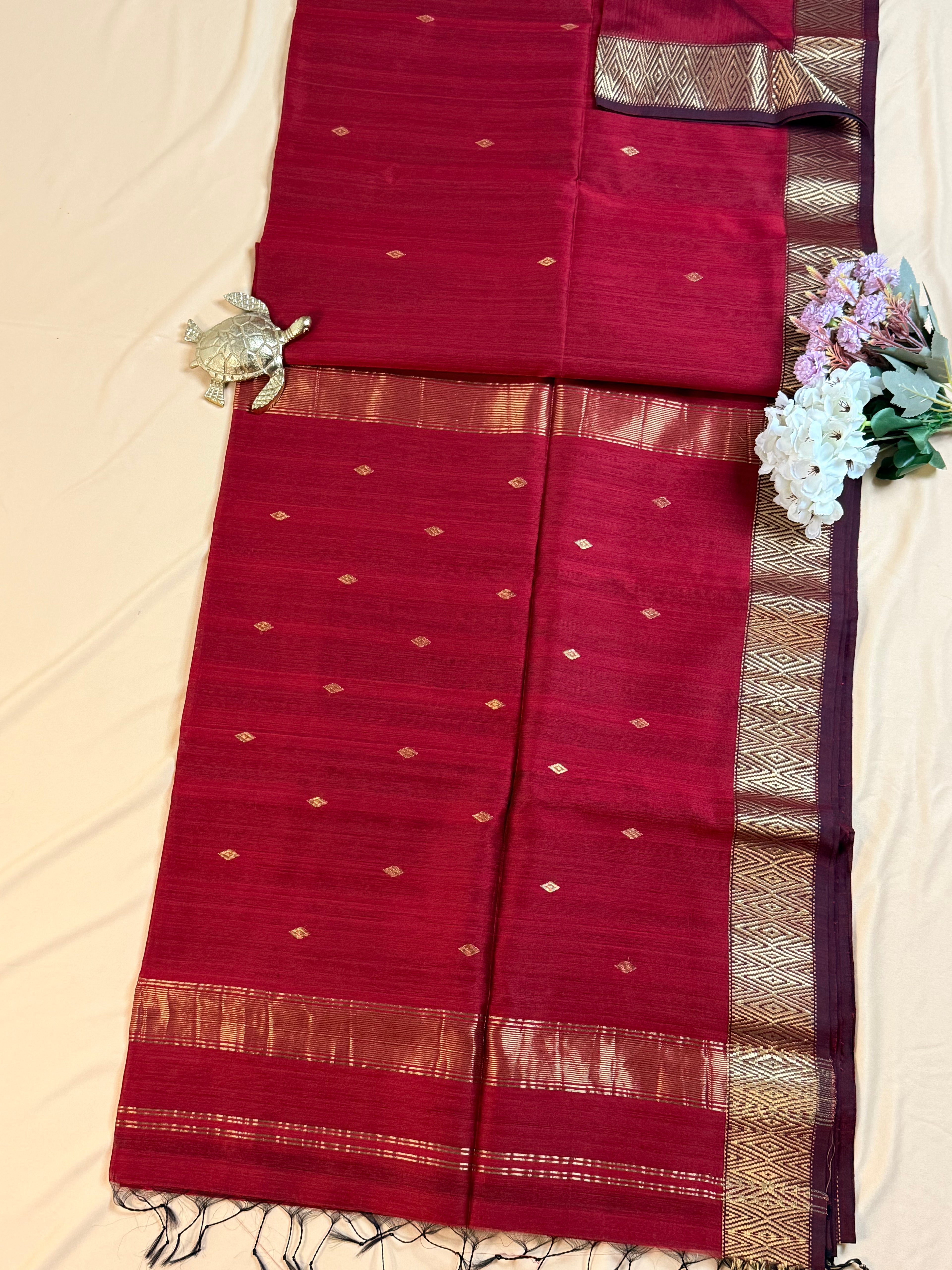 Handloom Maheshwari Diamond Butta Saree