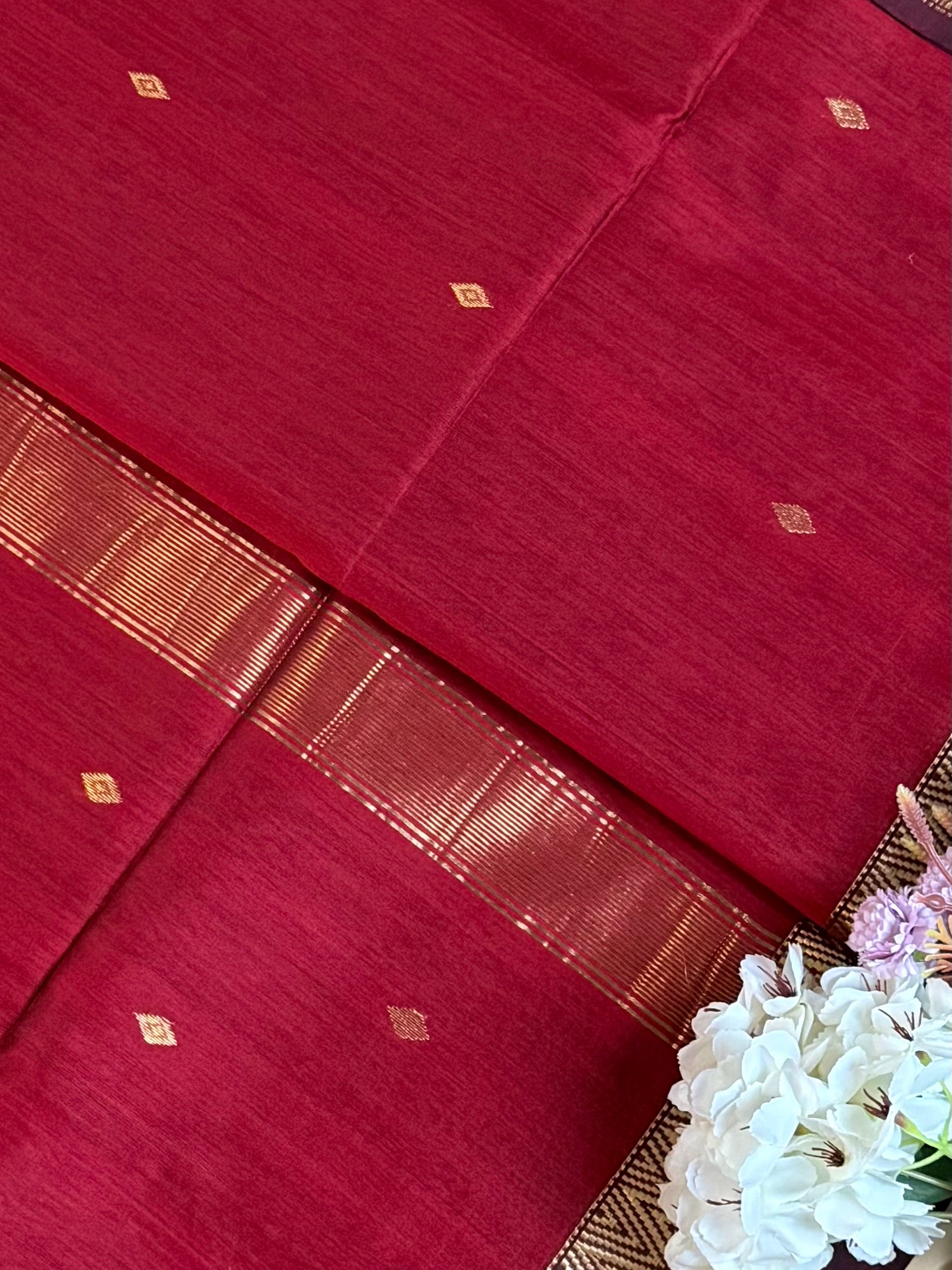 Handloom Maheshwari Diamond Butta Saree