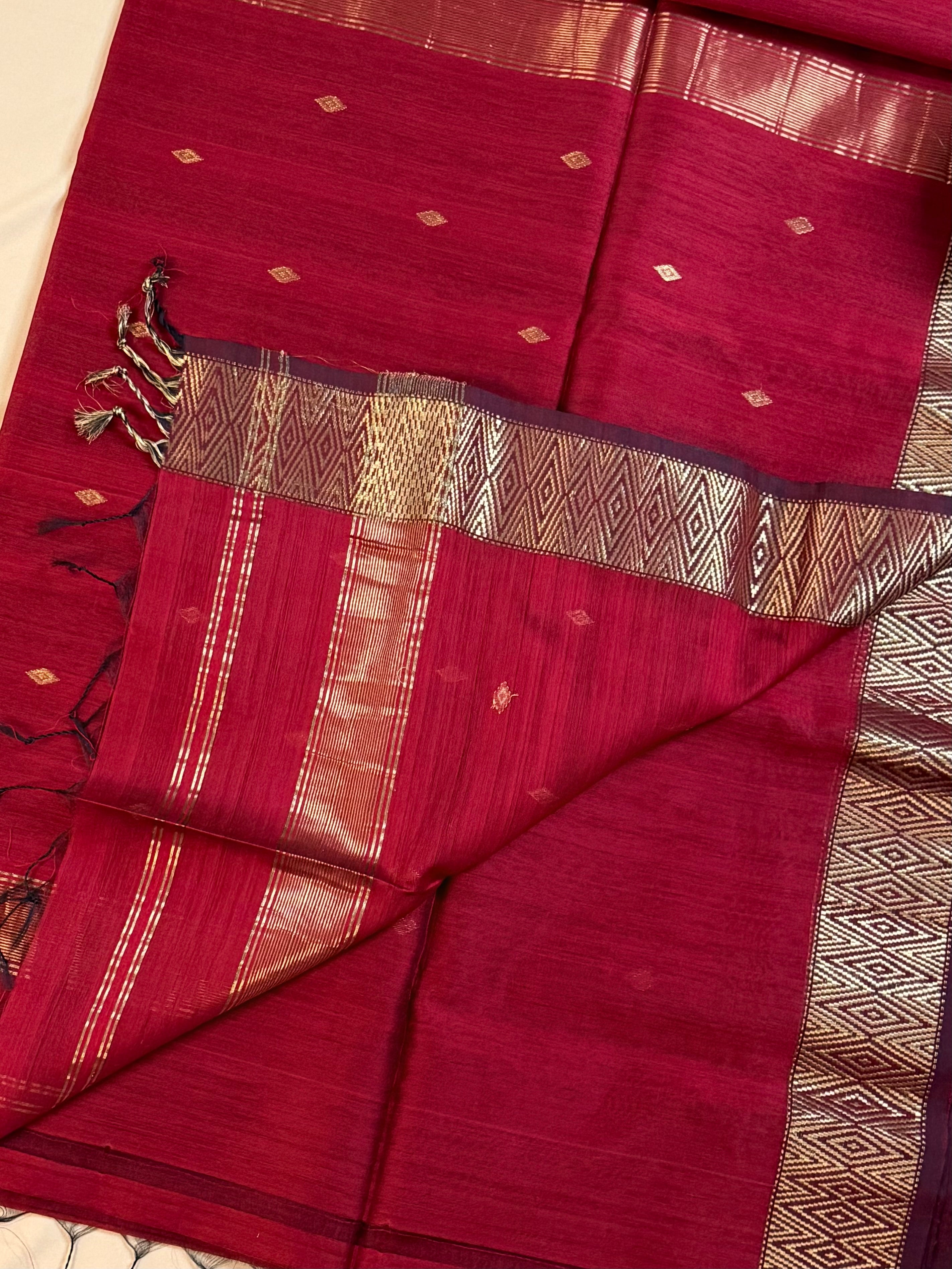 Handloom Maheshwari Diamond Butta Saree
