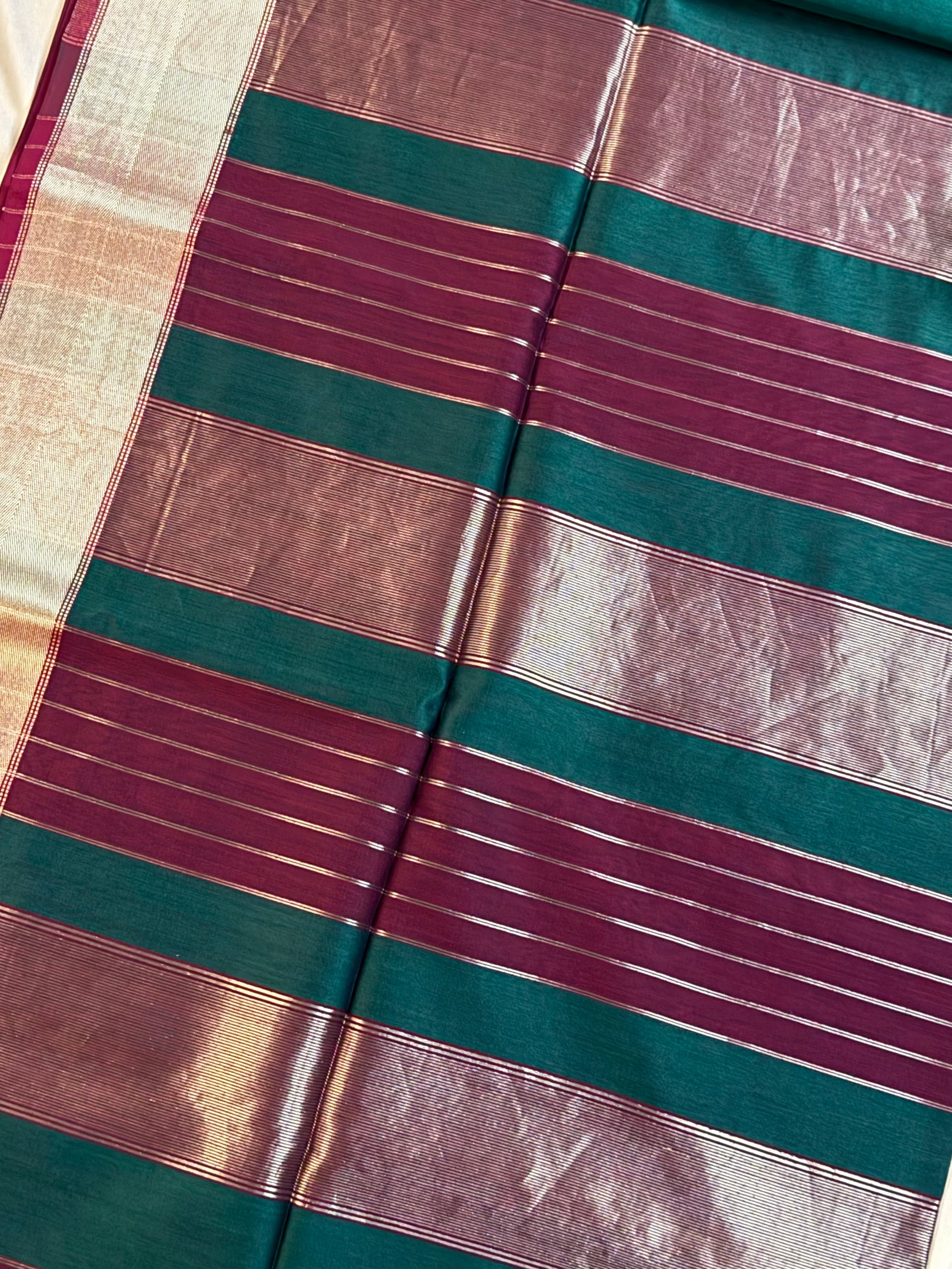 Handloom Maheshwari Plain Contrast Border Saree