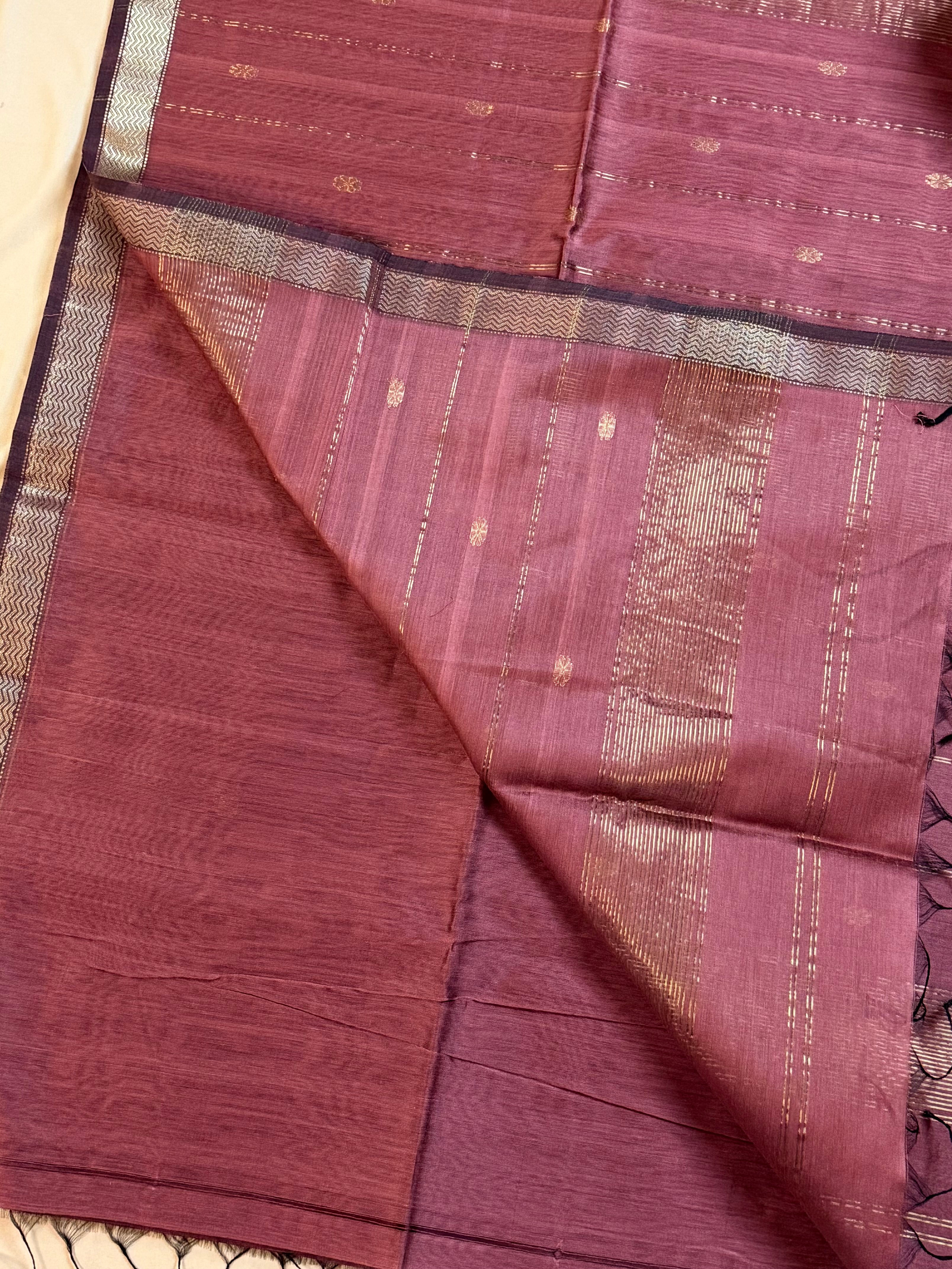 Handloom Maheshwari ‘Narmada Lehar’ Saree with Lotus Pallu