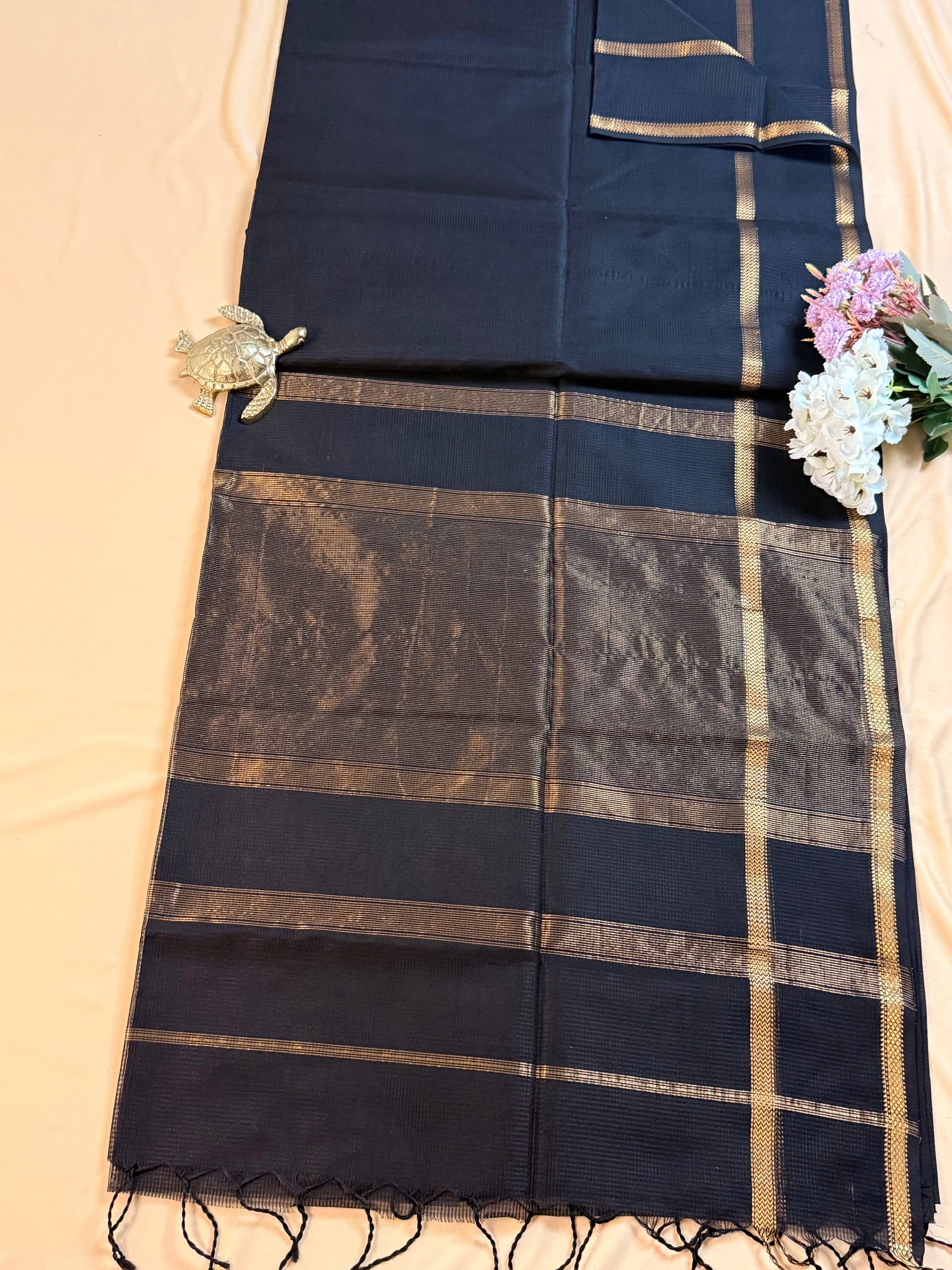 Handloom Maheshwari Small Self-Chex Saree